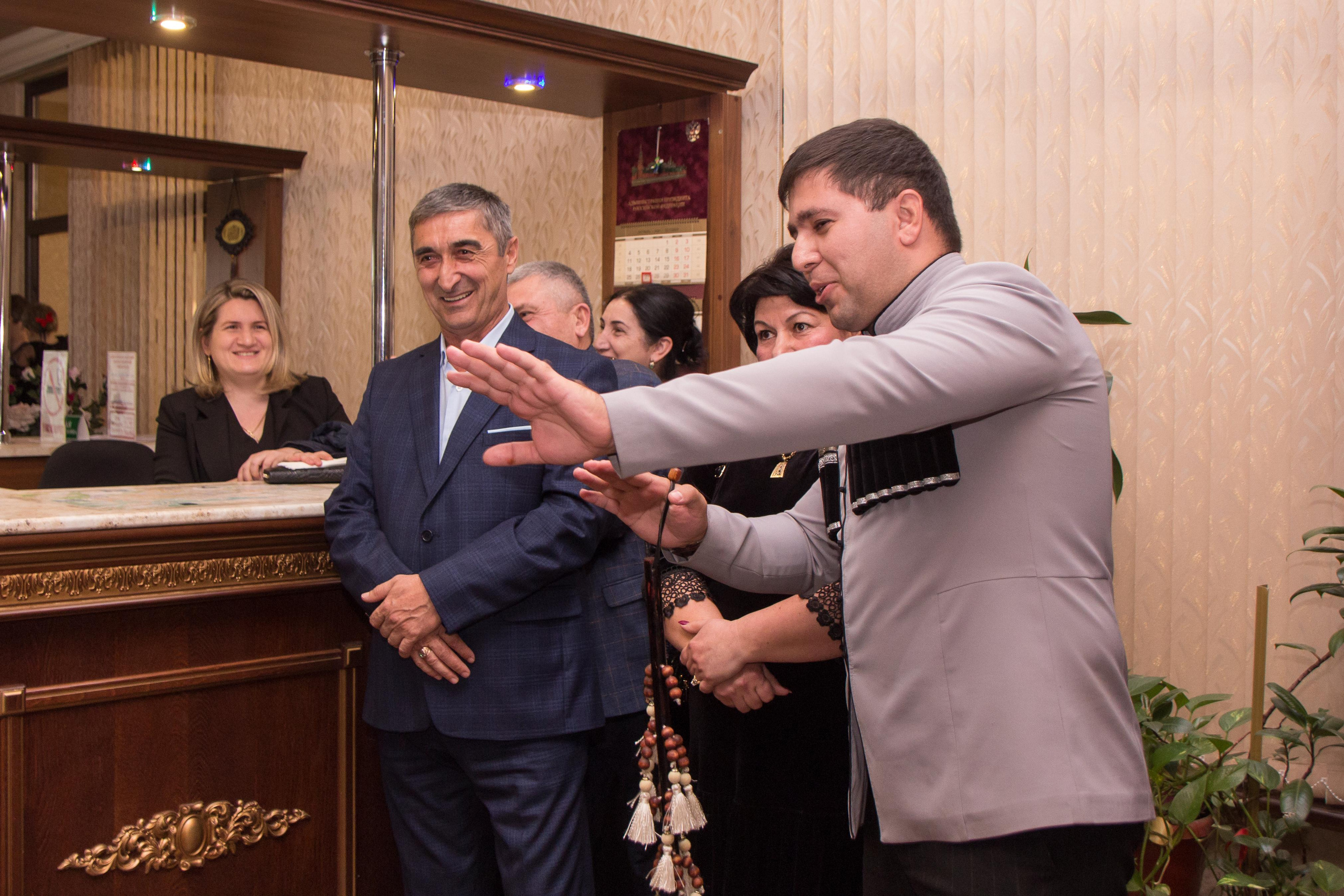 Нысашэ Марины. Школьный фотограф в г. Нальчик Галимат Абитова