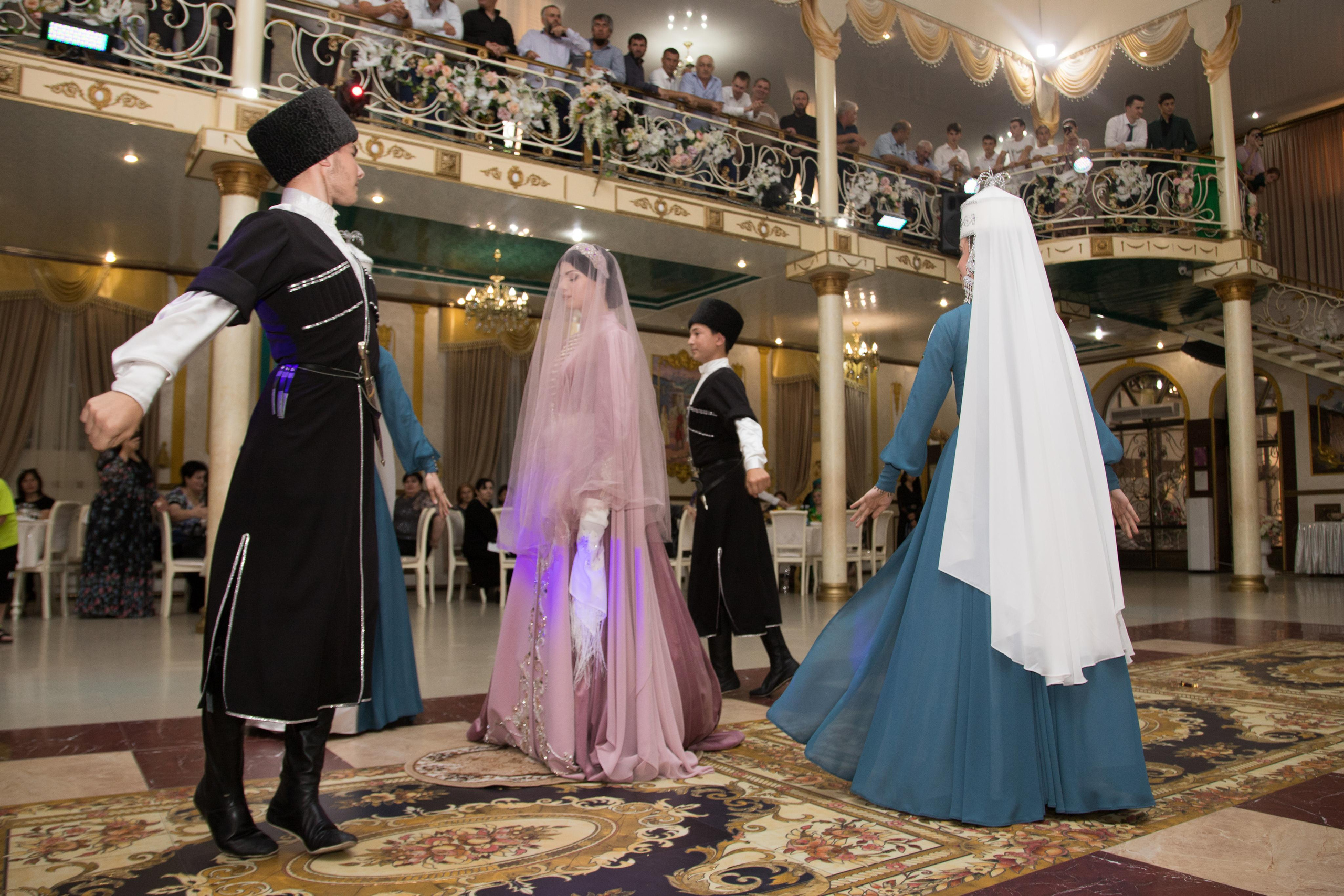 Таулан & Айсурат. Школьный фотограф в г. Нальчик Галимат Абитова