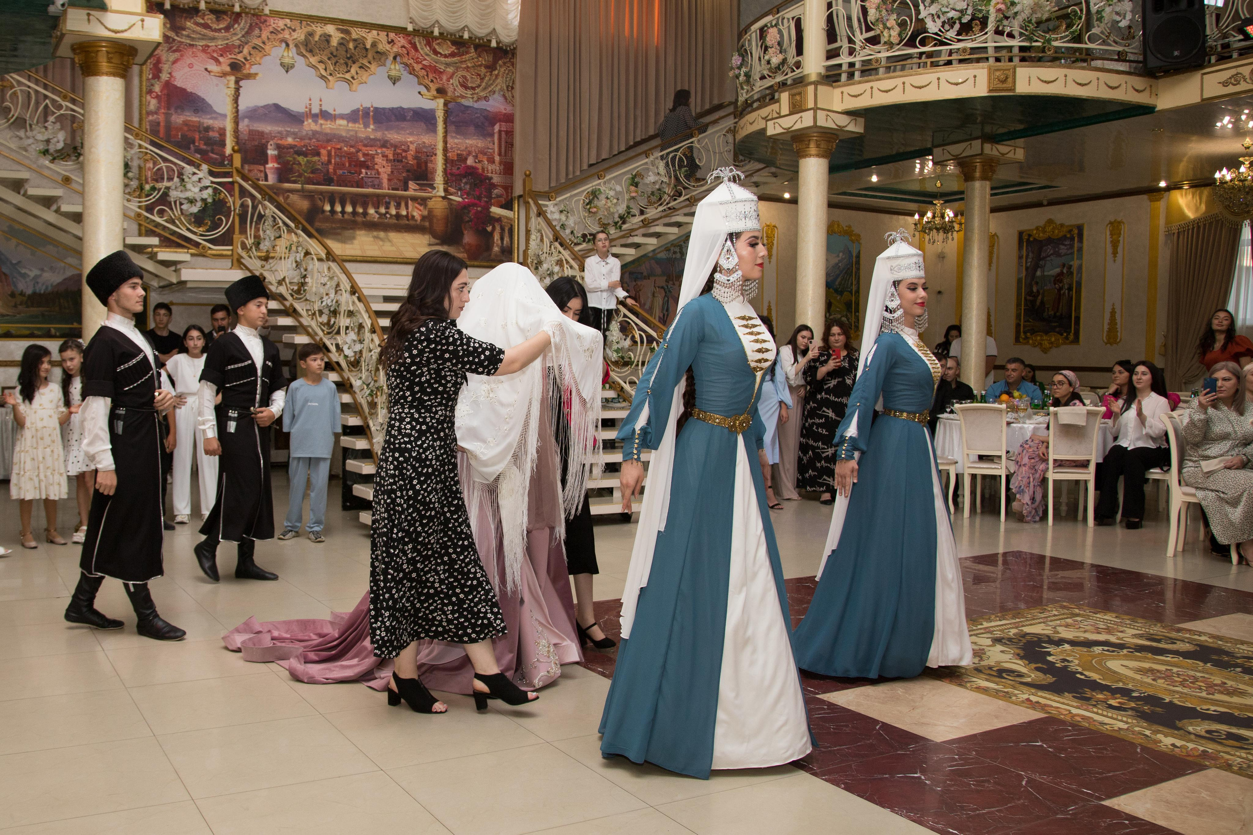 Таулан & Айсурат. Школьный фотограф в г. Нальчик Галимат Абитова