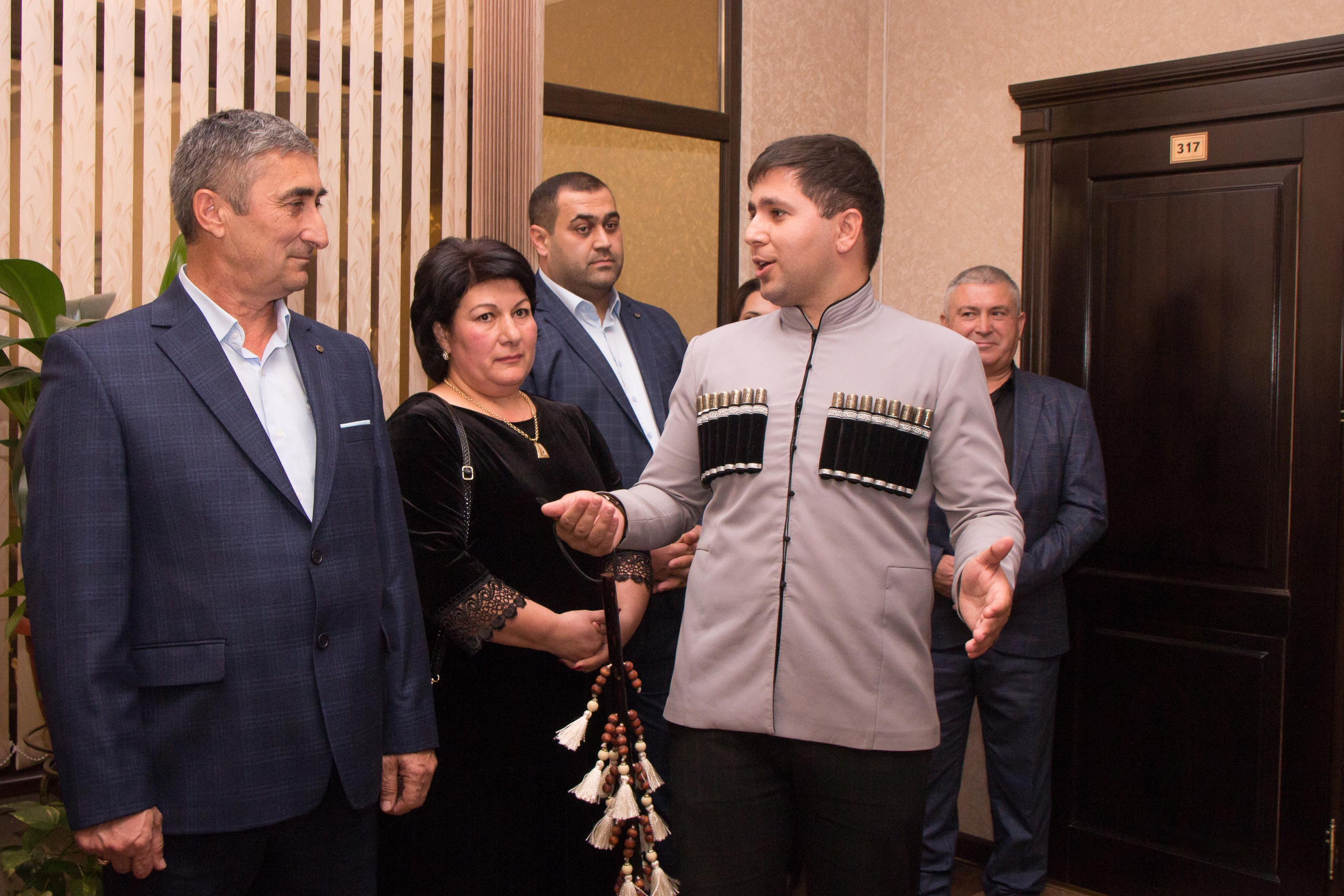 Нысашэ Марины. Школьный фотограф в г. Нальчик Галимат Абитова