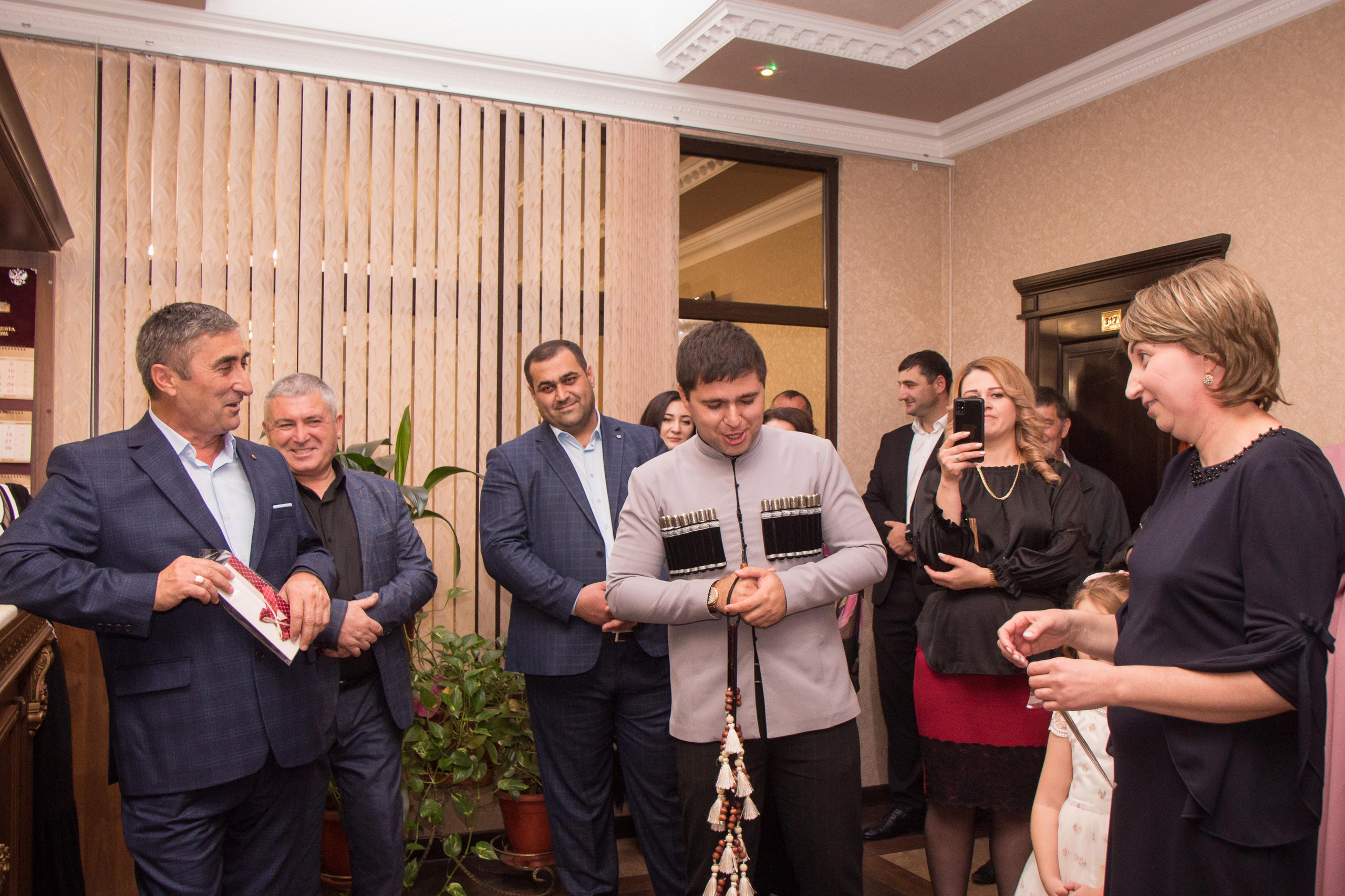 Нысашэ Марины. Школьный фотограф в г. Нальчик Галимат Абитова