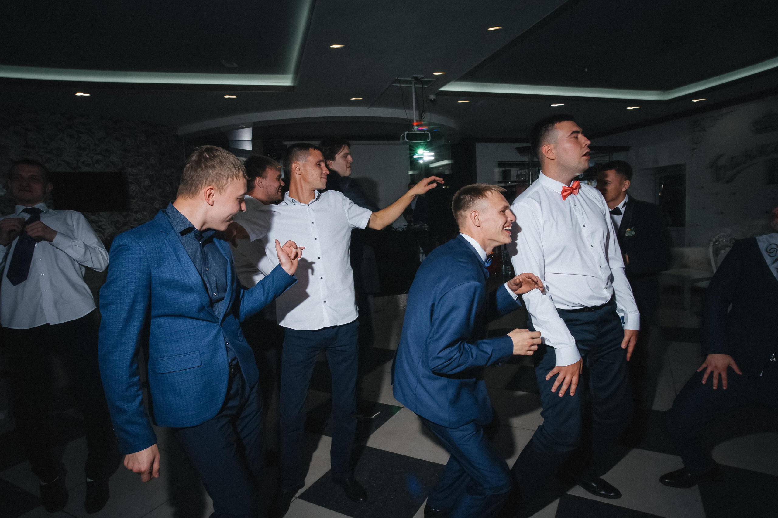 Дмитрий и Наргис. Красивая осень. Фотограф Иркутск, Ангарск, Усолье-Сибирское. Выпускные альбомы