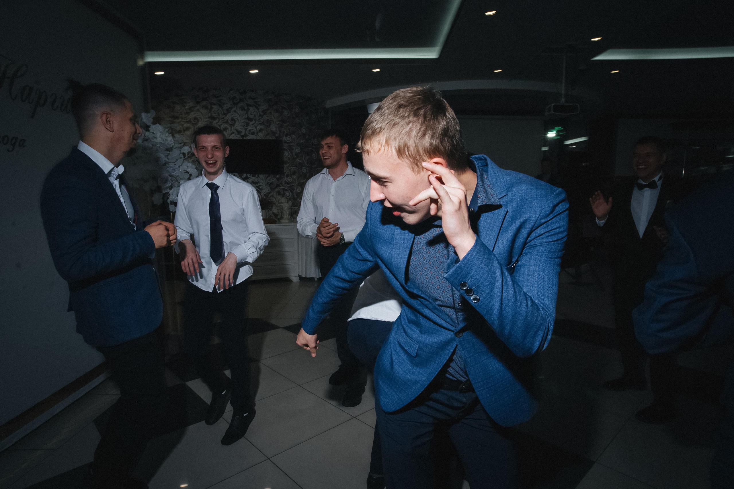 Дмитрий и Наргис. Красивая осень. Фотограф Иркутск, Ангарск, Усолье-Сибирское. Выпускные альбомы