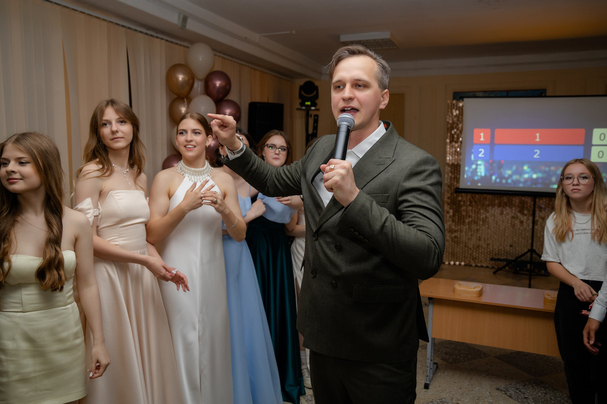 Школьный выпускной 2024 год в Соколе (Минск). Свадебный фотограф в Минске/Беларуси Сергей Спиридонов