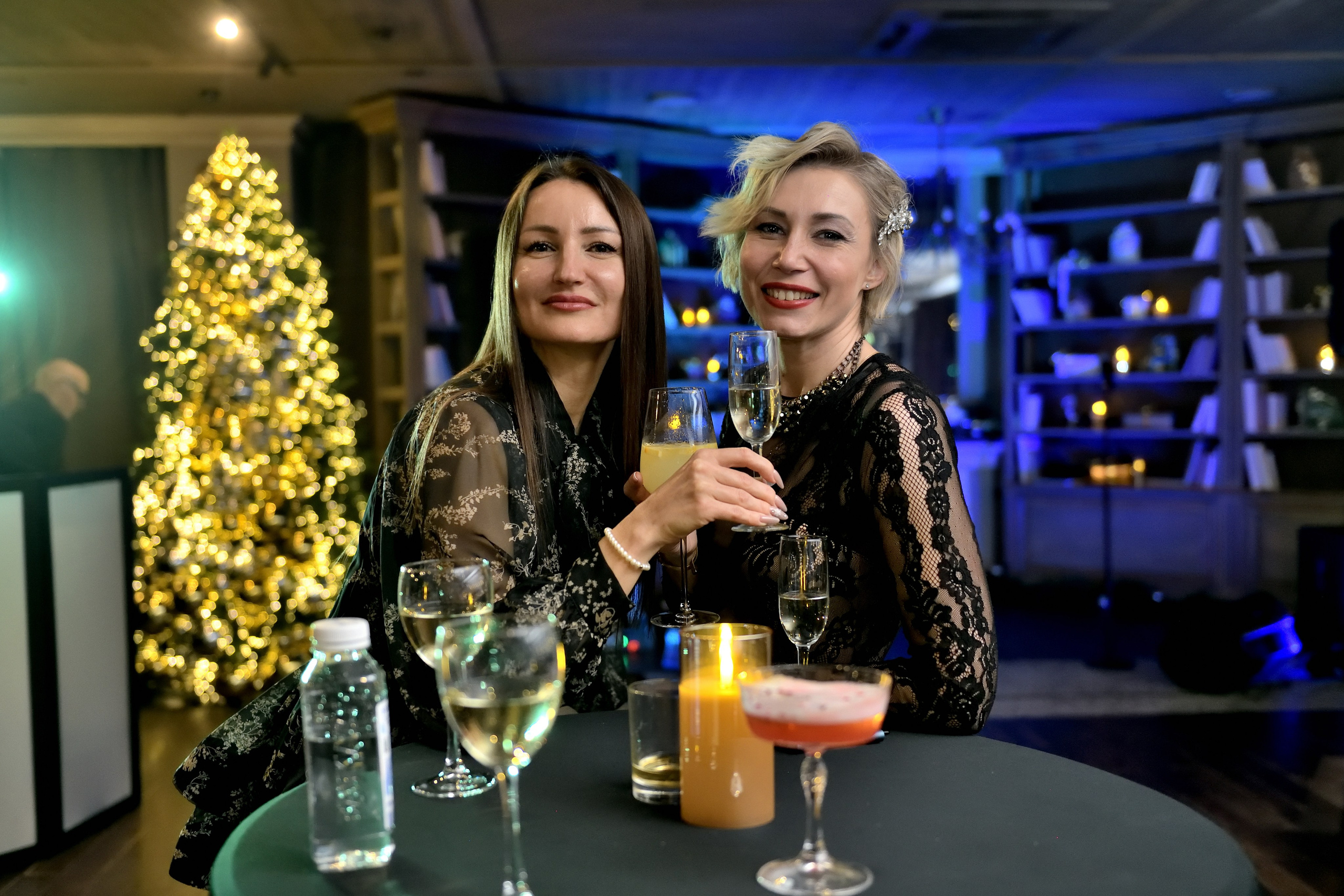 "Портретная фотосессия девушек на новогоднем корпоративе".
