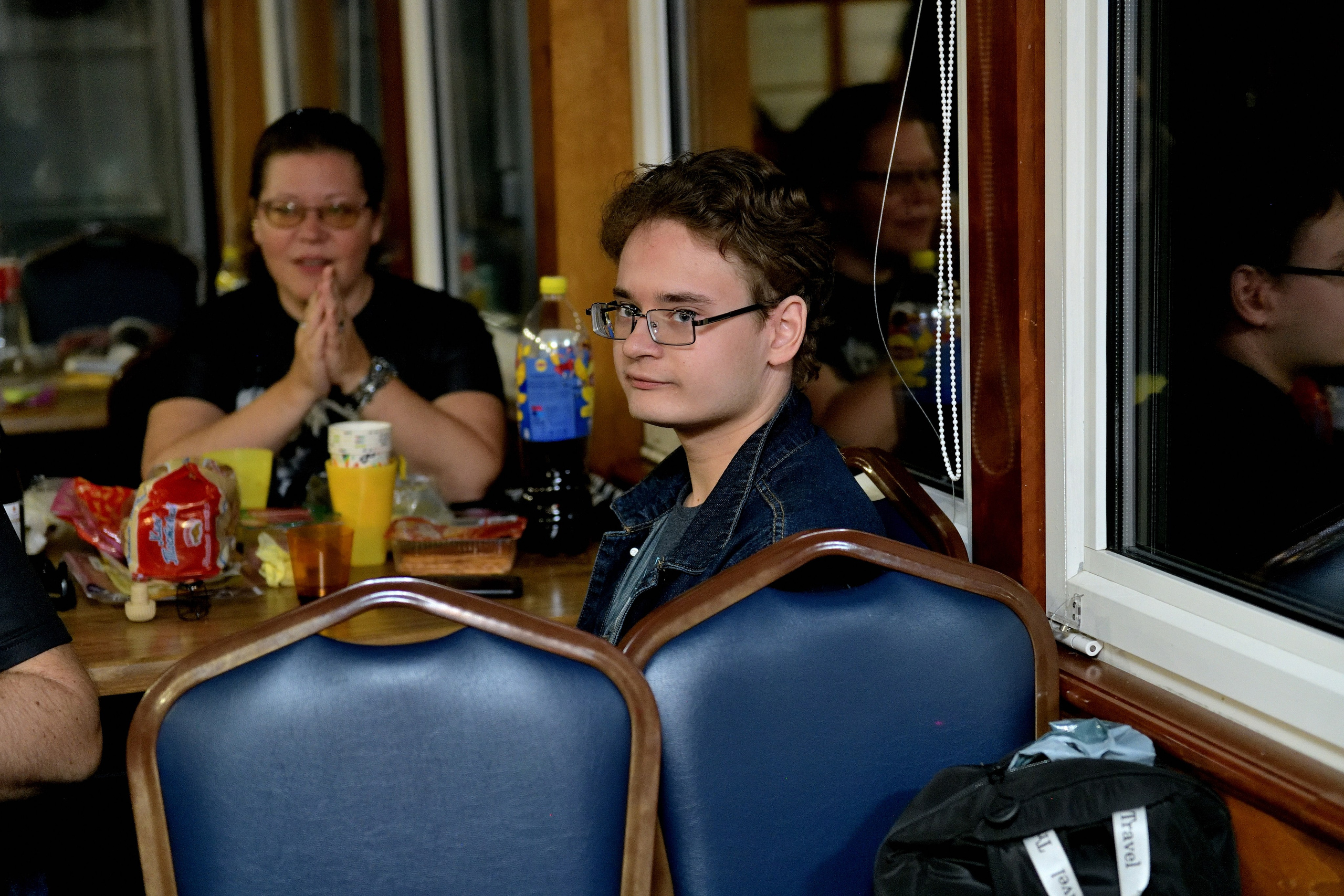 "Слушатели и поклонники группы DM Acoustics".