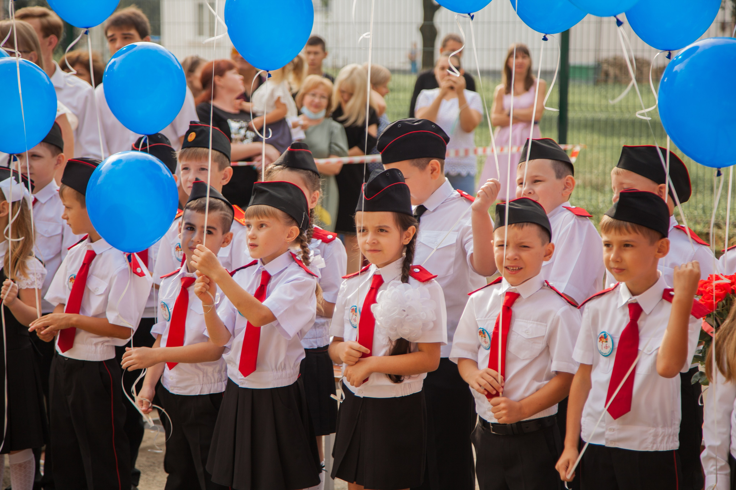 Линейка 1 сентября. Свадебный и семейный фотограф в Армавире