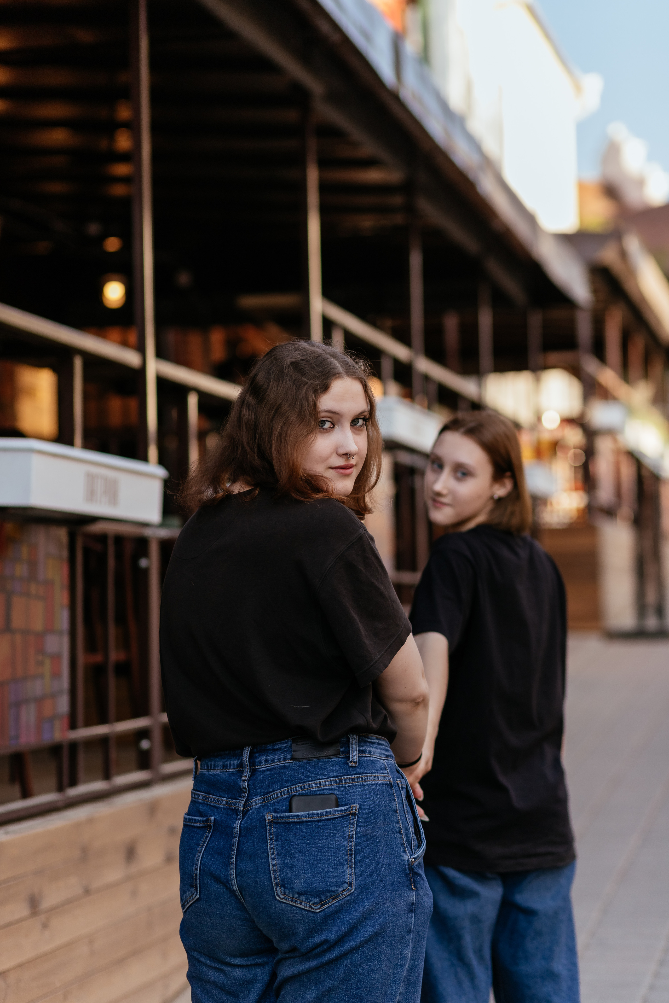 Саша и Лера. Прогулка по вечернему Минску. Семейный фотограф в Минске Приболовец Светлана