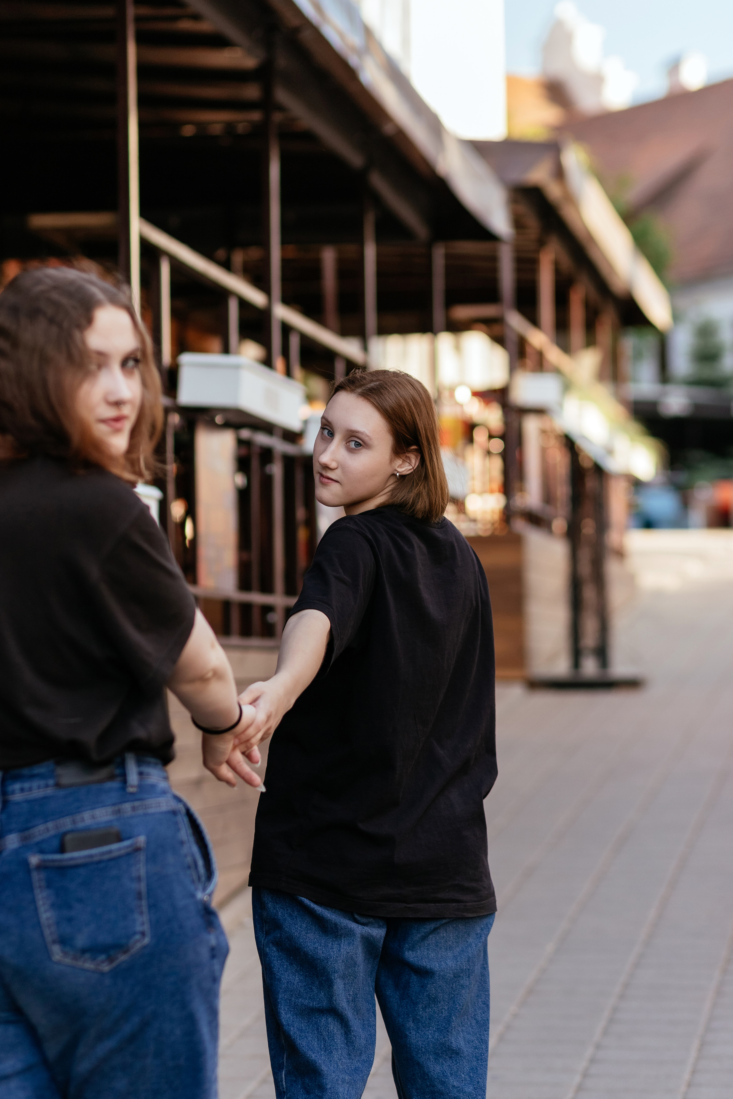 Саша и Лера. Прогулка по вечернему Минску. Семейный фотограф в Минске Приболовец Светлана