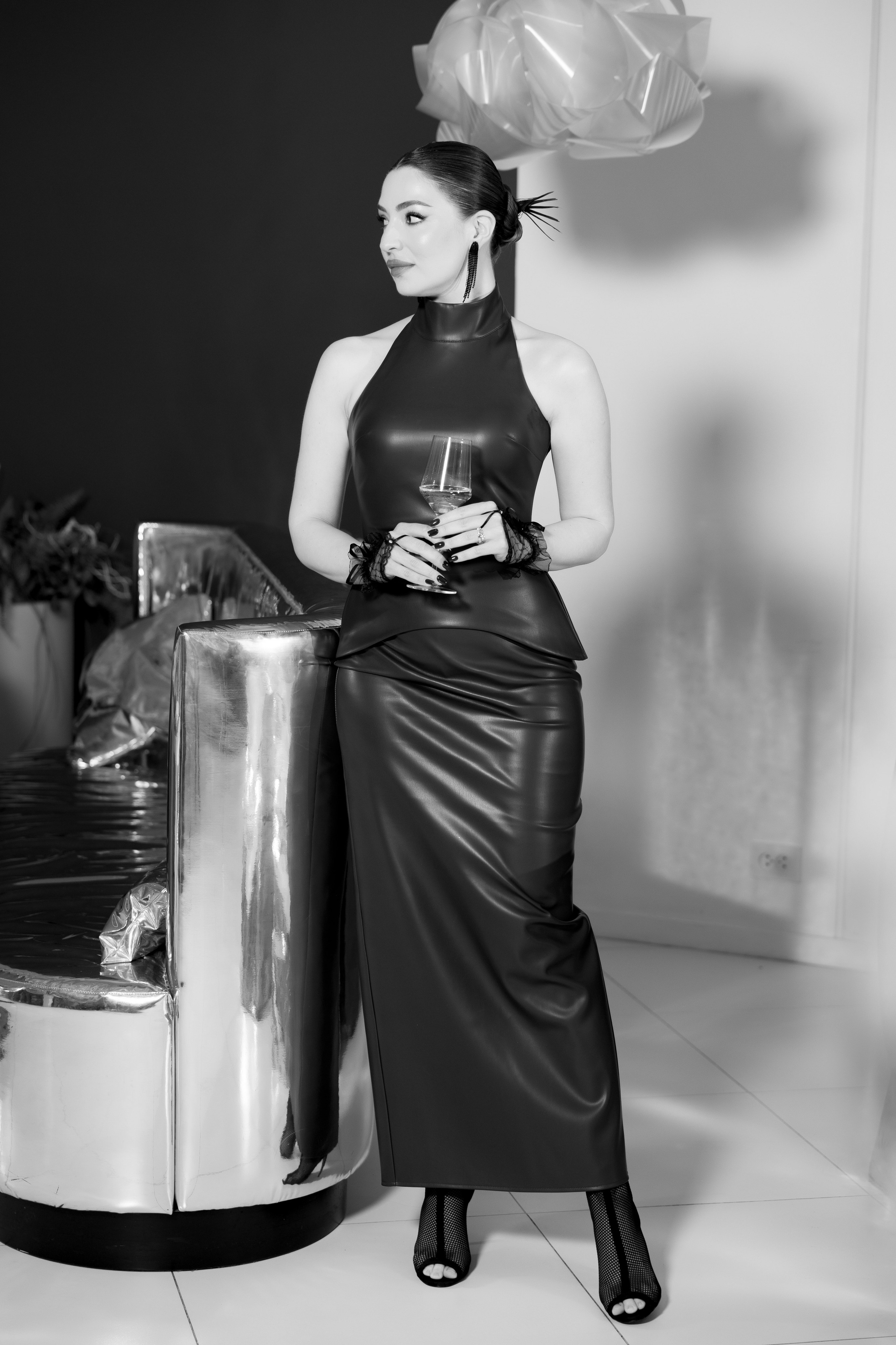 Черное и белое. Профессиональный фотограф и видеооператор