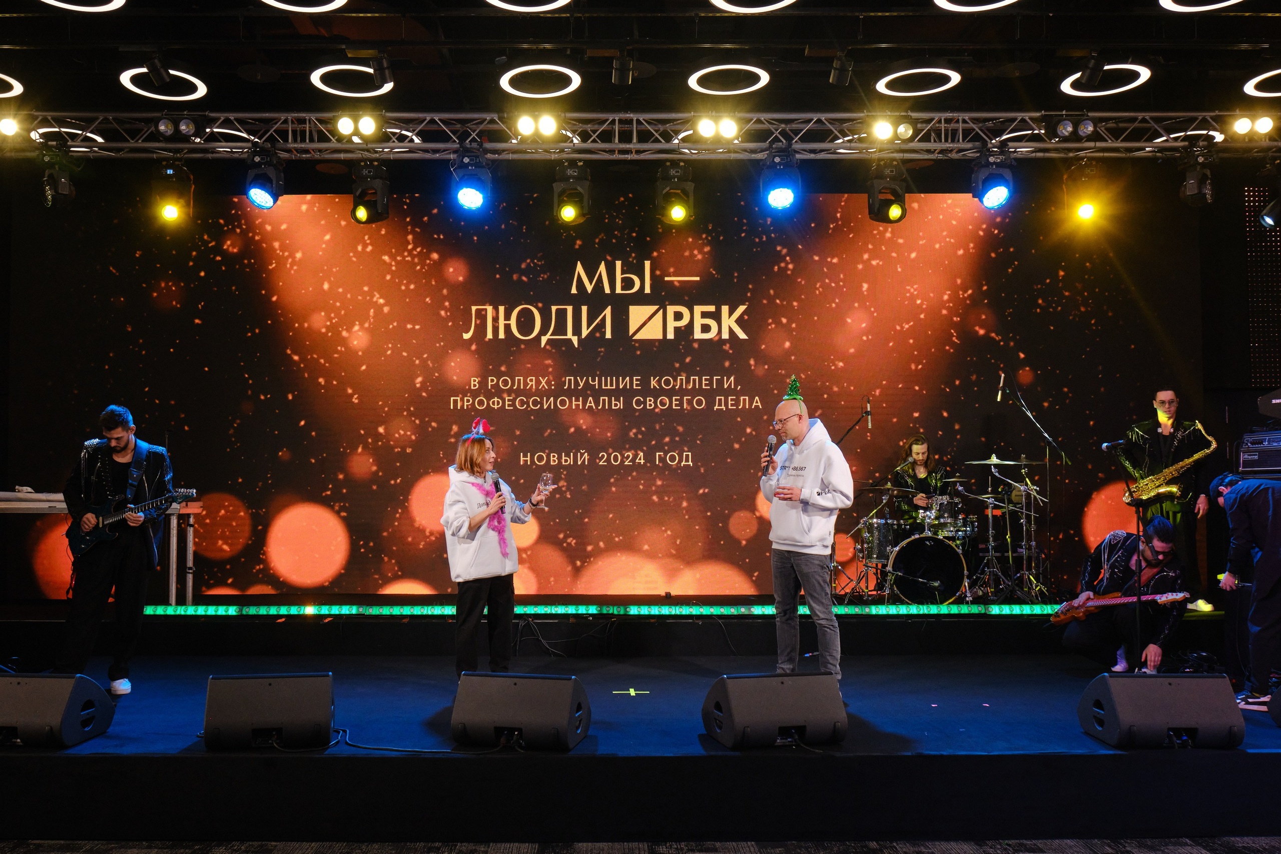 Новогодний корпоратив РБК + концерт Дискотека авария. Профессиональный фотограф в Москве Павел Жданов