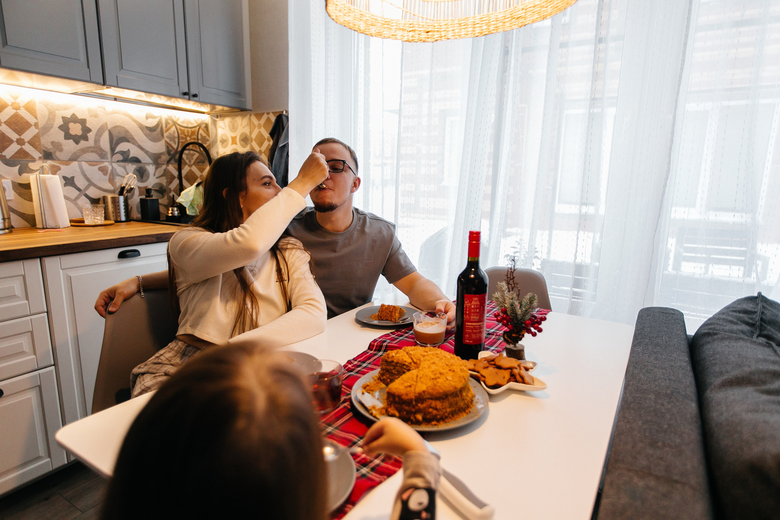 Где-то снежные дремлют метели, В ожидании праздничных чудес. Душевный фотограф Ваших самых ярких событий Марина Погребняк