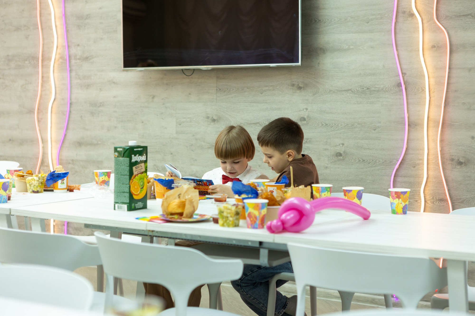 День рождения в Magic Room. Фотограф в Оренбурге. Профессиональный фотограф