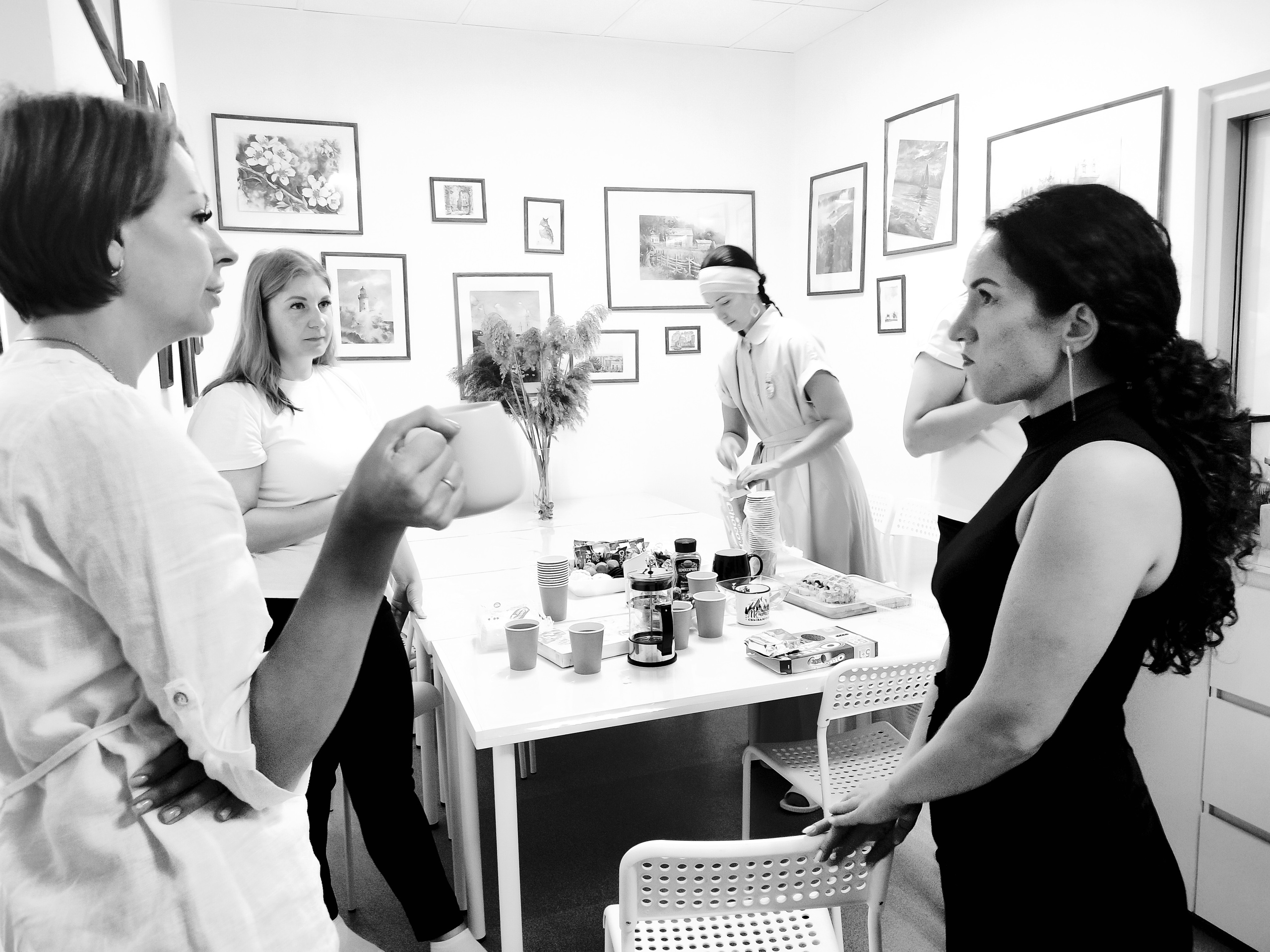 Черно-белый женский круг 09.09.23. Фотограф Старый Оскол Мавлыга Мария