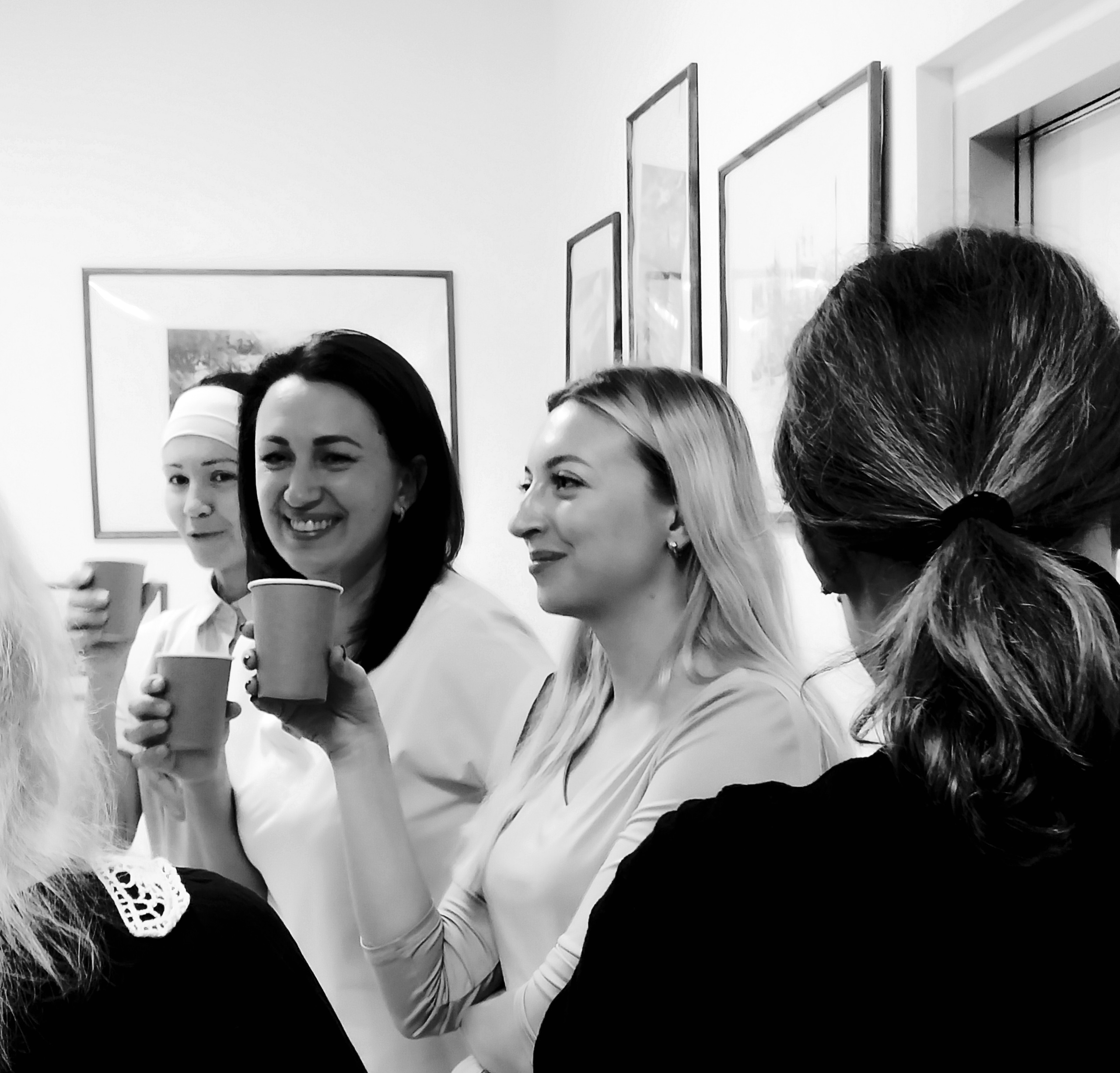 Черно-белый женский круг 09.09.23. Фотограф Старый Оскол Мавлыга Мария