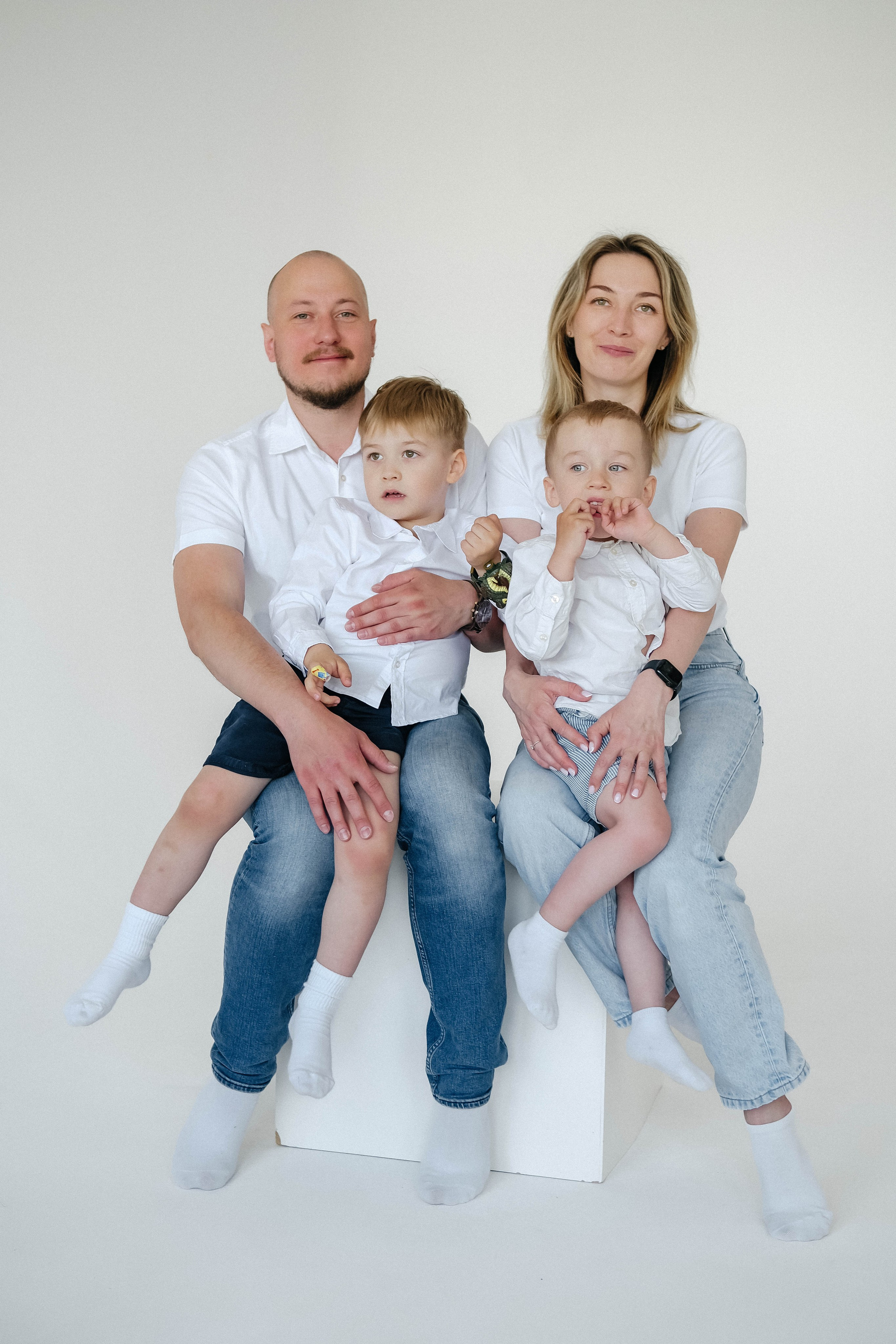 Большая семейная на циклораме. Главная