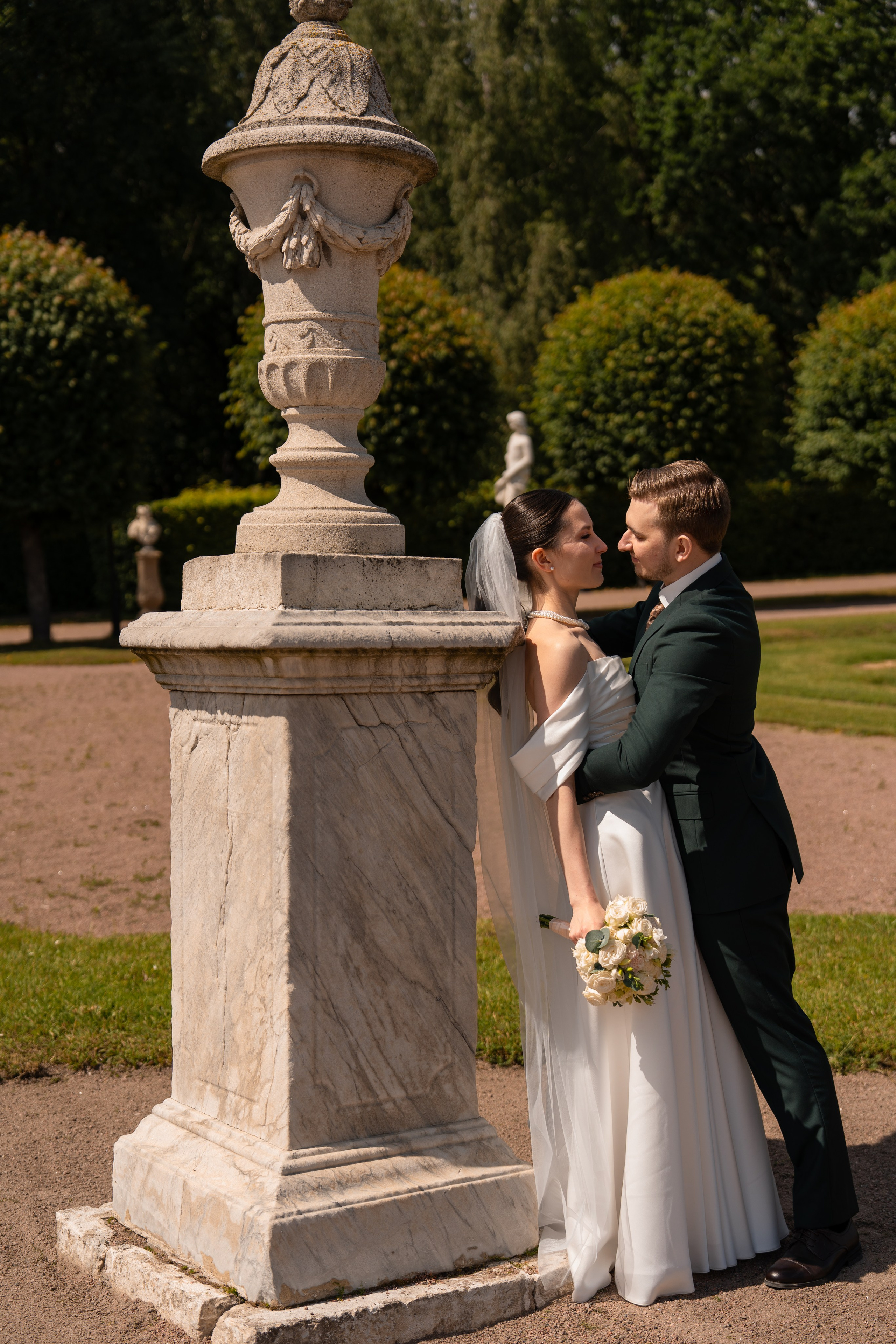 Влад и Илина в Кусково. Свадебный фотограф в Москве Анна Полушина