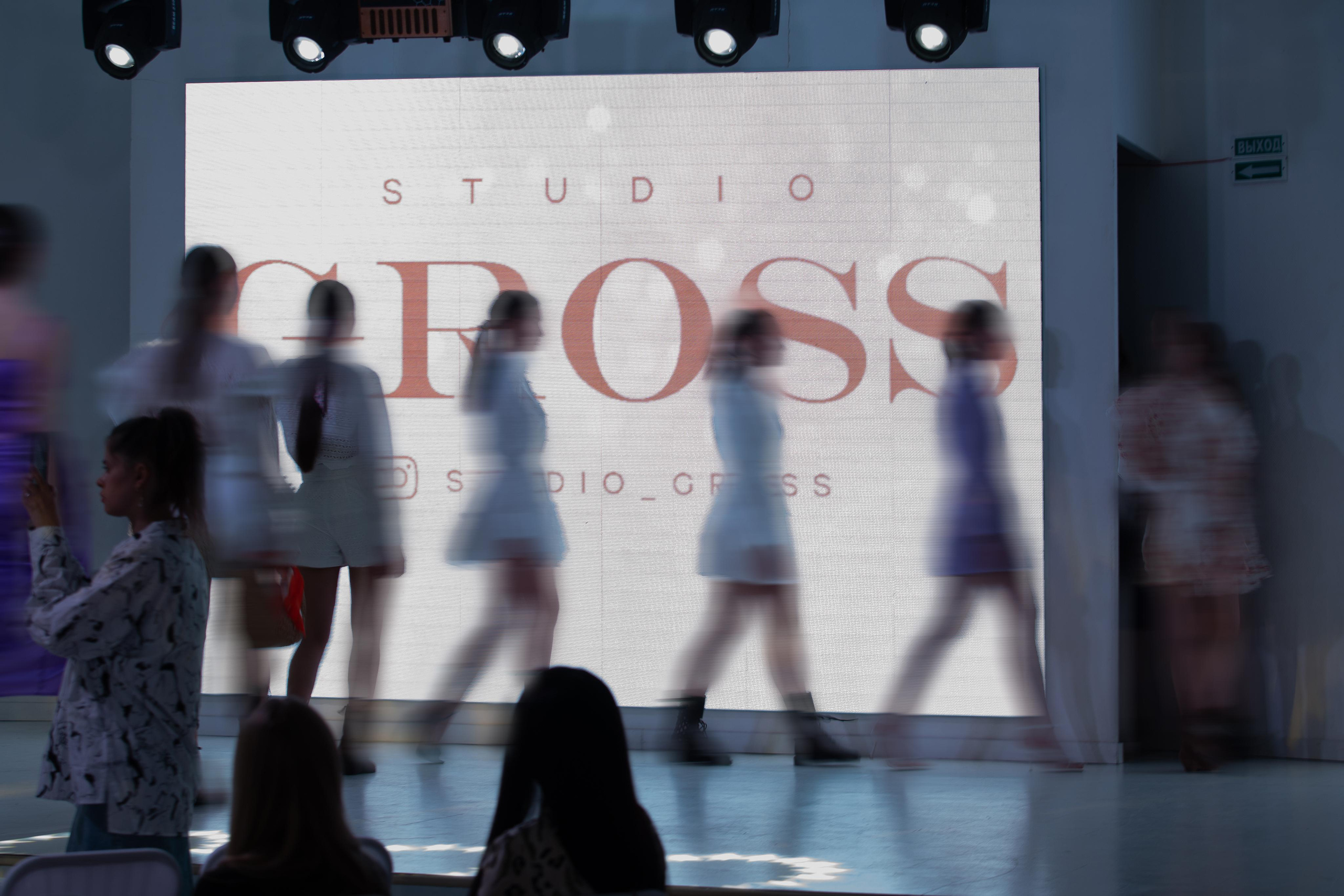 Studio Gross. Контент для бренда женской одежды. Лихошерстов Андрей — фотограф для бизнеса из Сибири