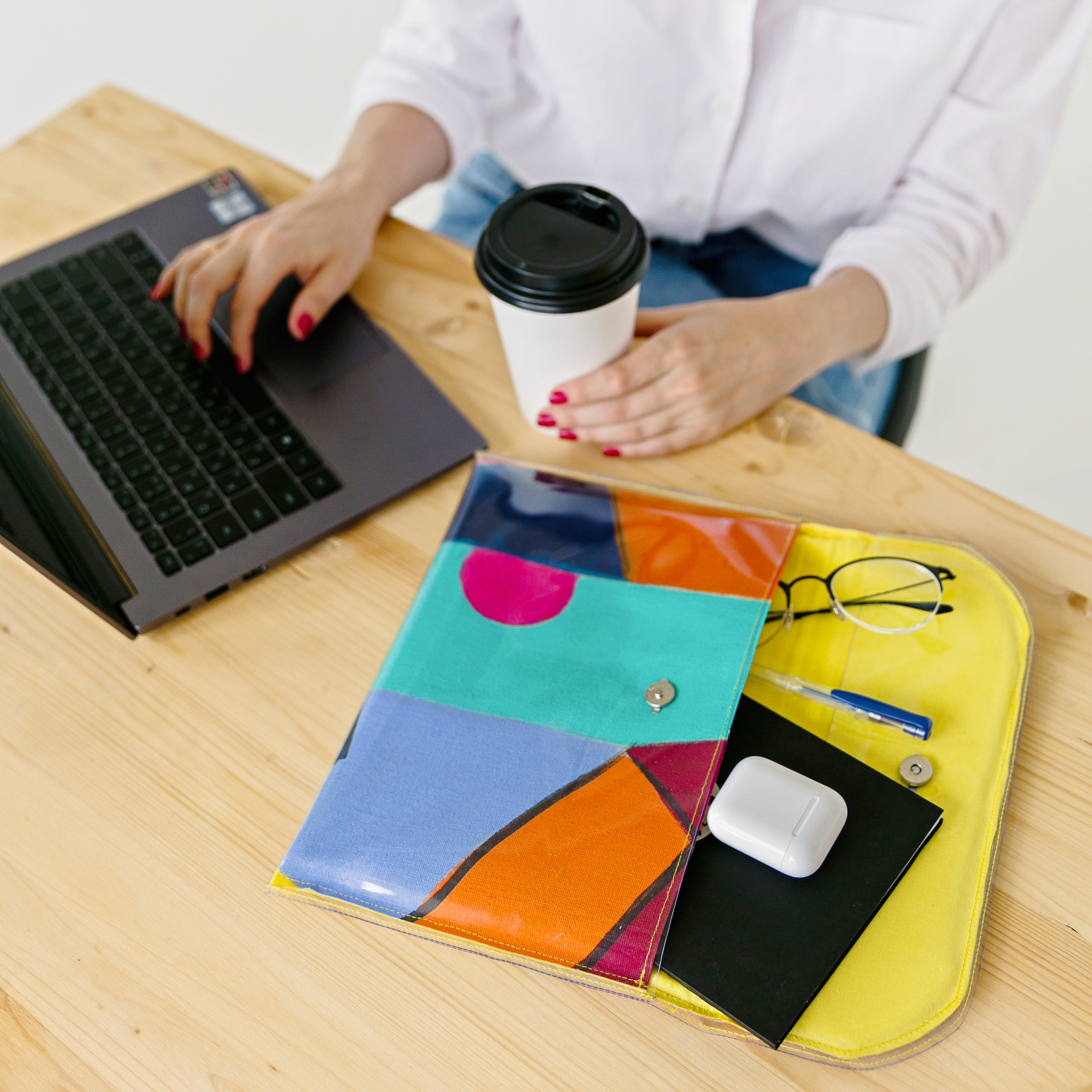 By Daisy. Клатчи ручной работы.