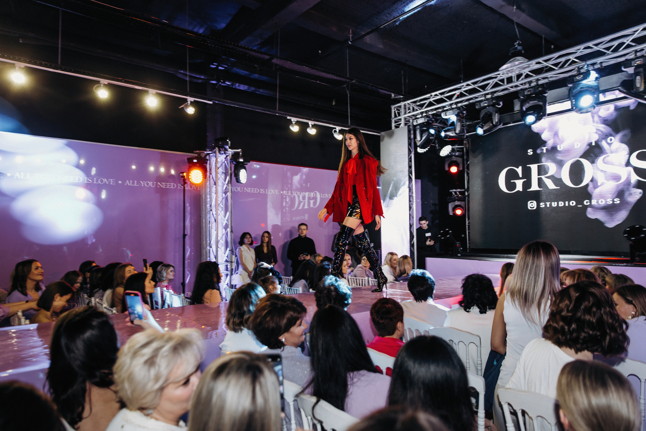 Studio Gross. Контент для бренда женской одежды. Лихошерстов Андрей — фотограф для бизнеса из Сибири