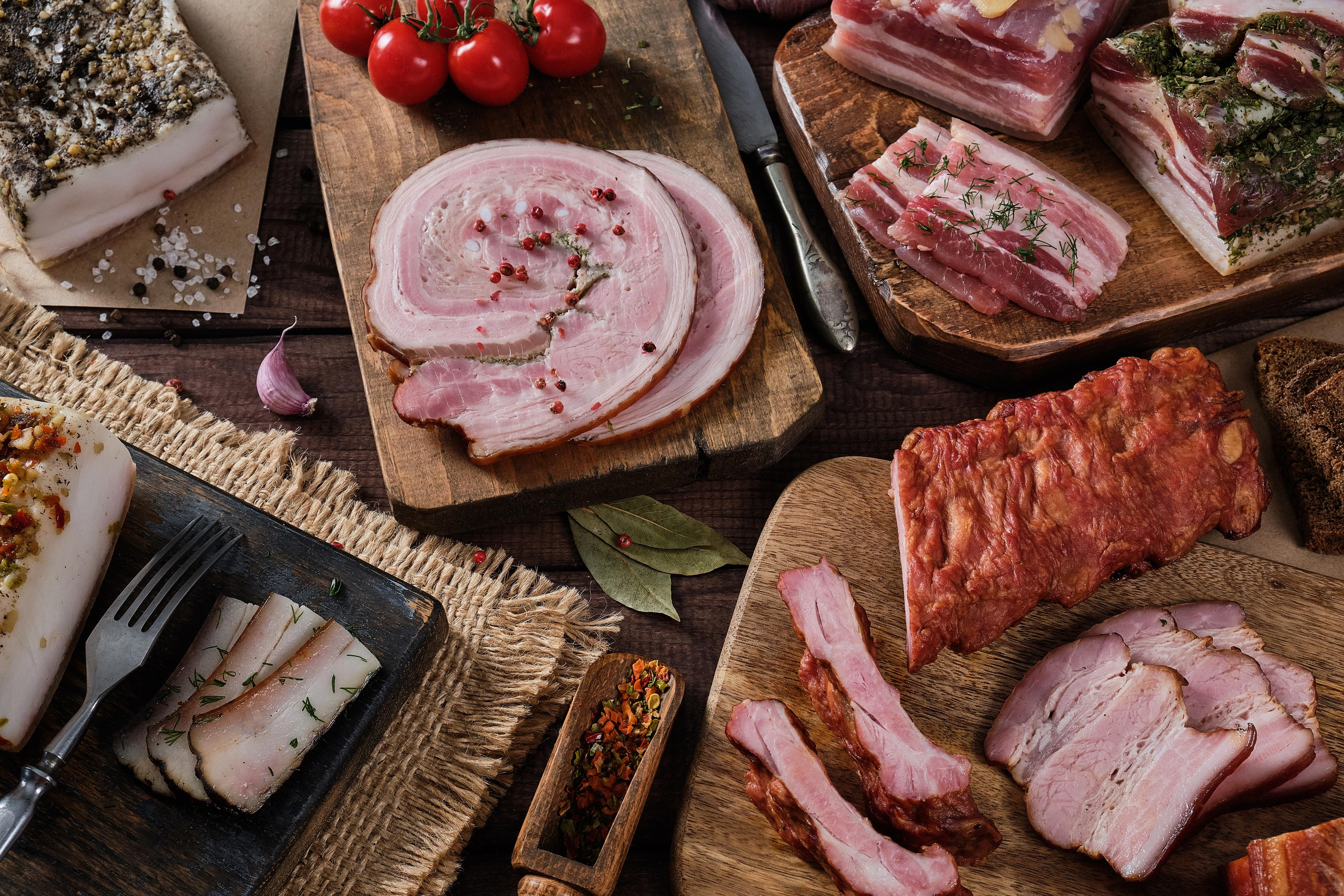 Алтайский фермер. Фуд-съемка мясных деликатесов. Лихошерстов Андрей — фотограф для бизнеса из Сибири