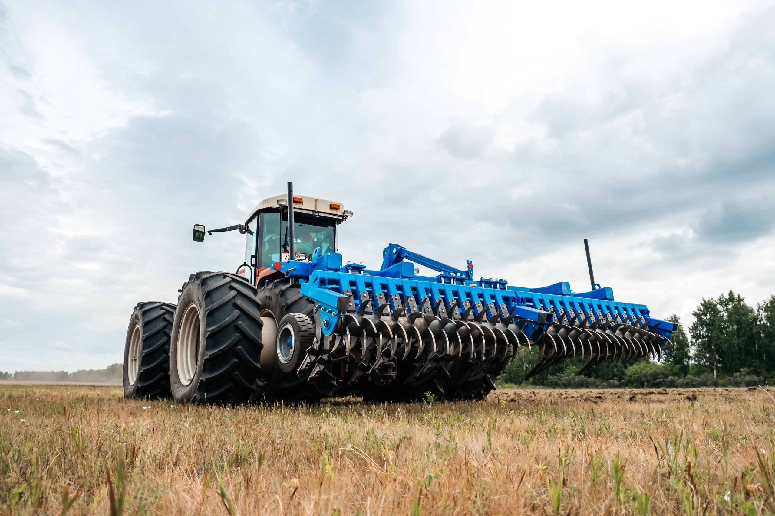 Анитим. Техника для обработки почвы. Лихошерстов Андрей — фотограф для бизнеса из Сибири