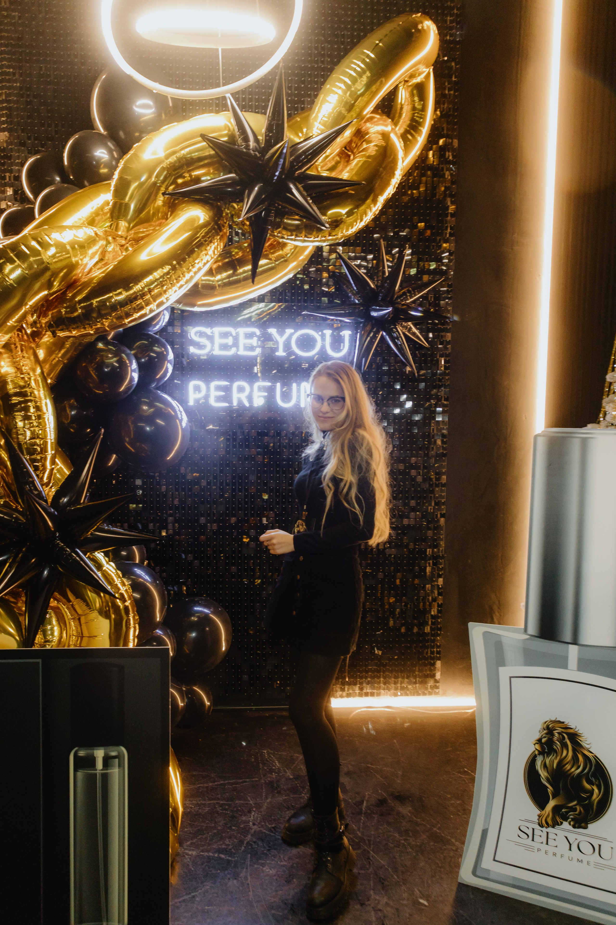 See `You Perfume. Фотограф в Москве и Санкт-Петербурге Дарина