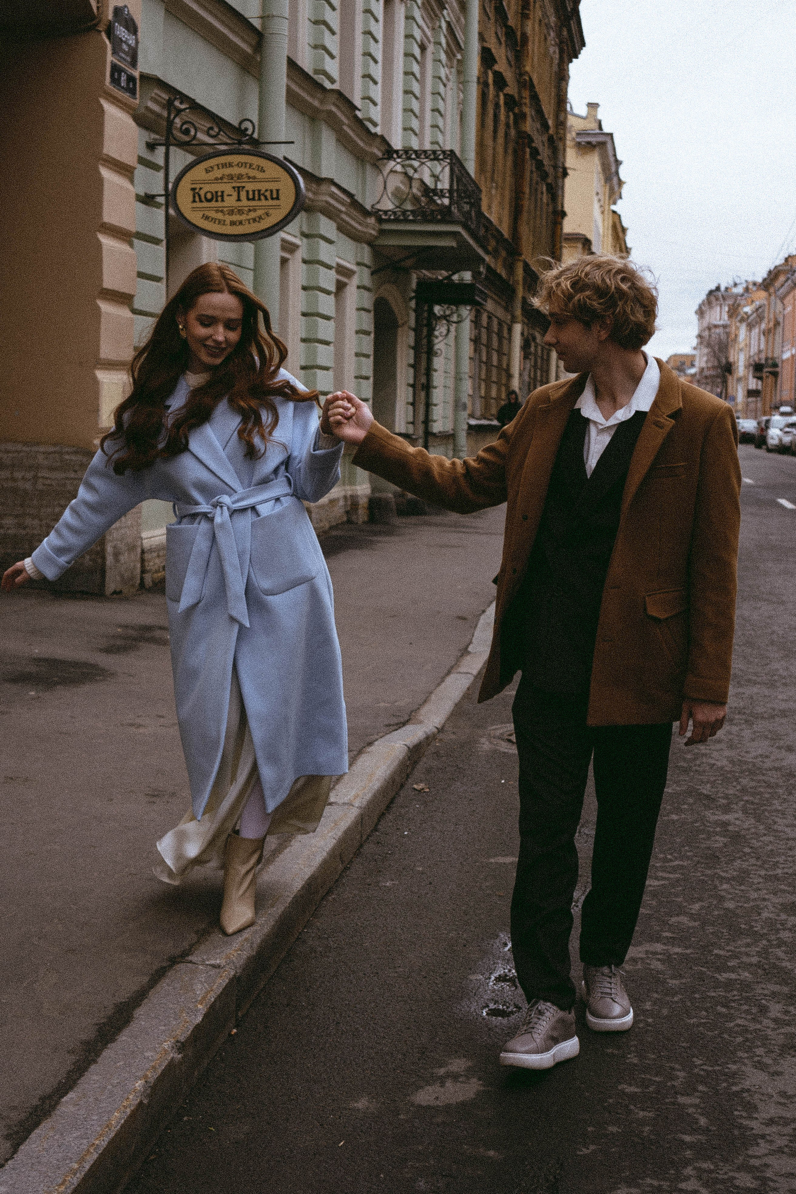 СВАДЕБНАЯ СЬЕМКА В ОТЕЛЕ. СБОРЫ ЖЕНИХА И НЕВЕСТЫ И ТАКЖЕ ТОР И ПОДГОТОВКА К ПРОГУЛКЕ И ПРОГУЛКА ПО ПЕТРОГРАДКЕ. Профессиональный фотограф, Санкт-Петербург — Виктория Богомолова