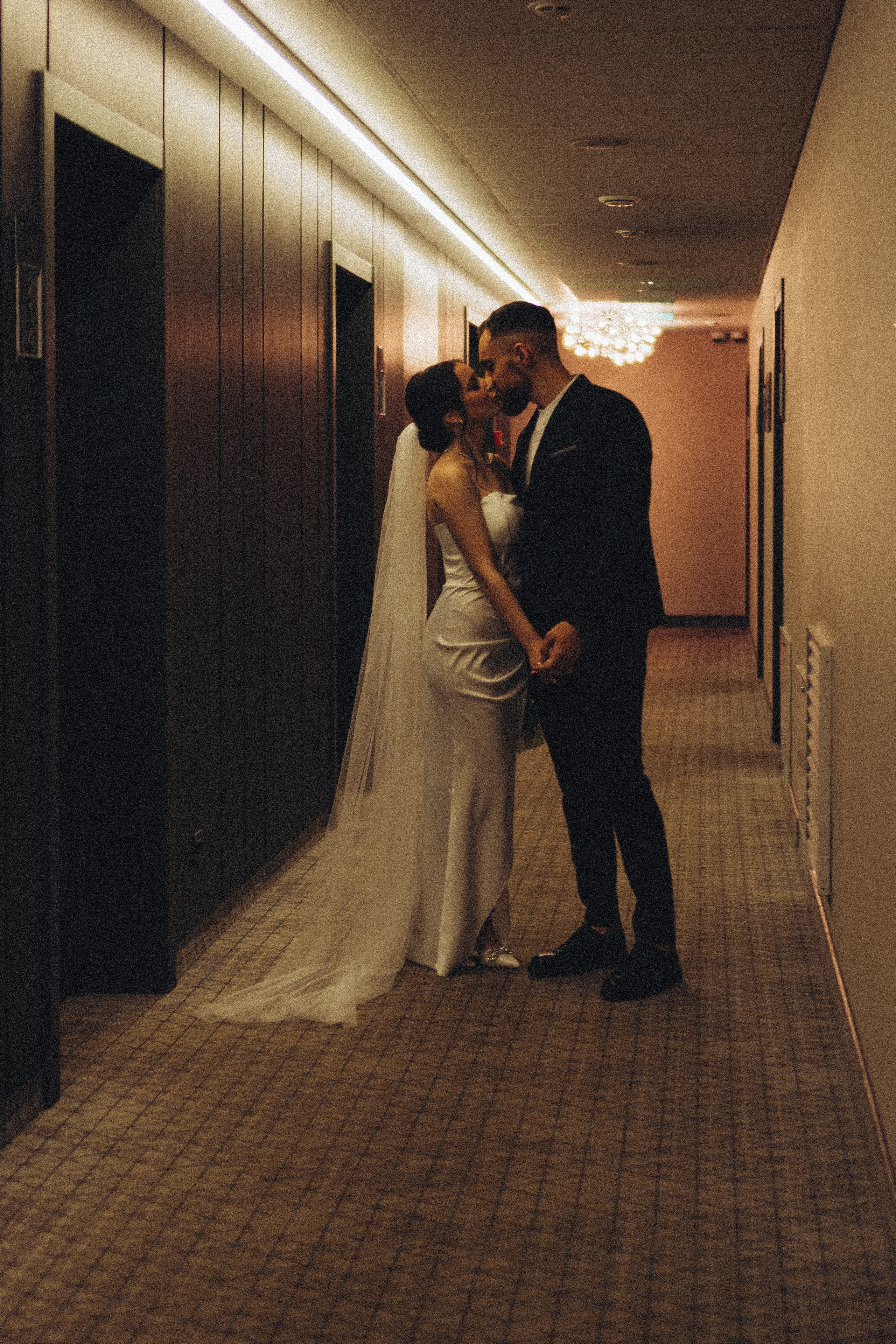 СВАДЕБНАЯ СЬЕМКА СБОРОВ ЖЕНИХА И НЕВЕСТЫ В ОТЕЛЕ И ТАКЖЕ ФОТОСЕССИИЯ В ОТЕЛЕЕ МЕГАПОЛИС БРЯНСК. Профессиональный фотограф, Санкт-Петербург — Виктория Богомолова