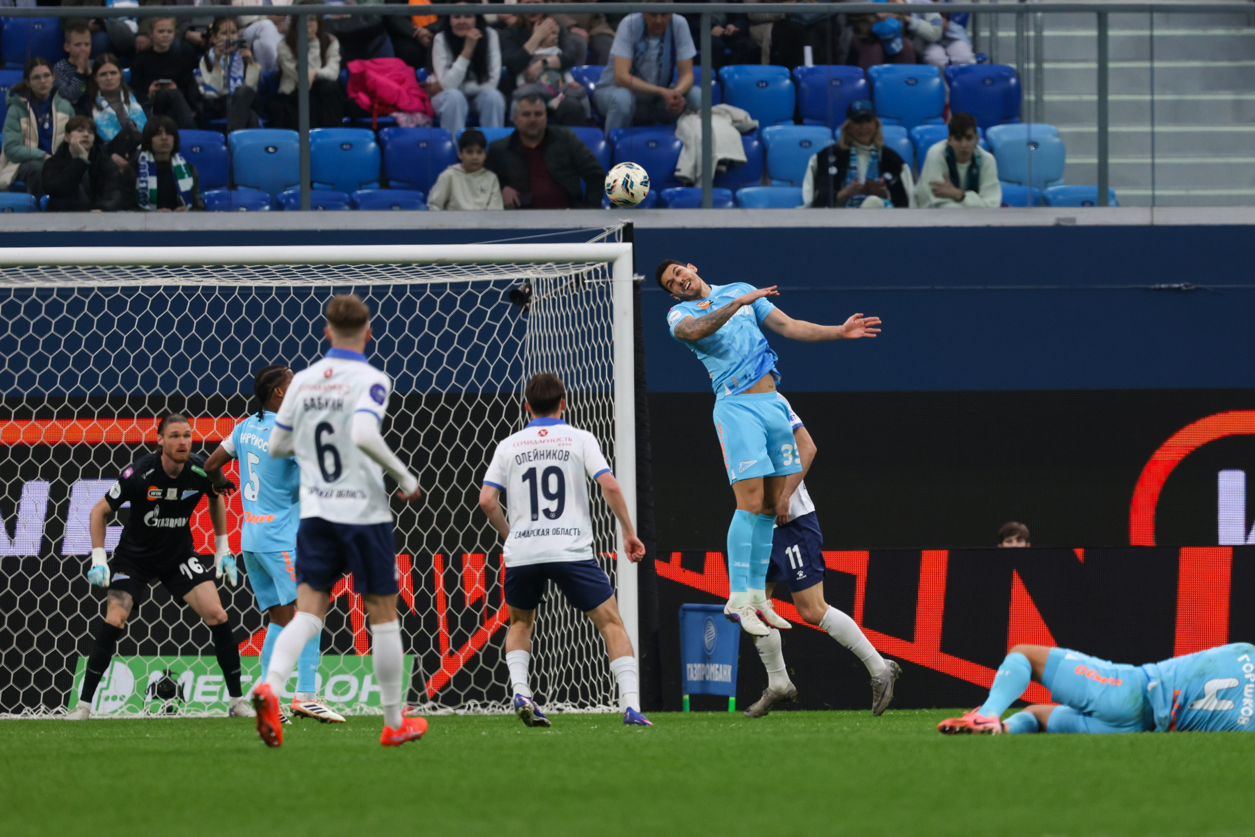 ФК «Зенит» — ФК «Крылья советов». Спортивный и репортажный фотограф Антон Тереханов