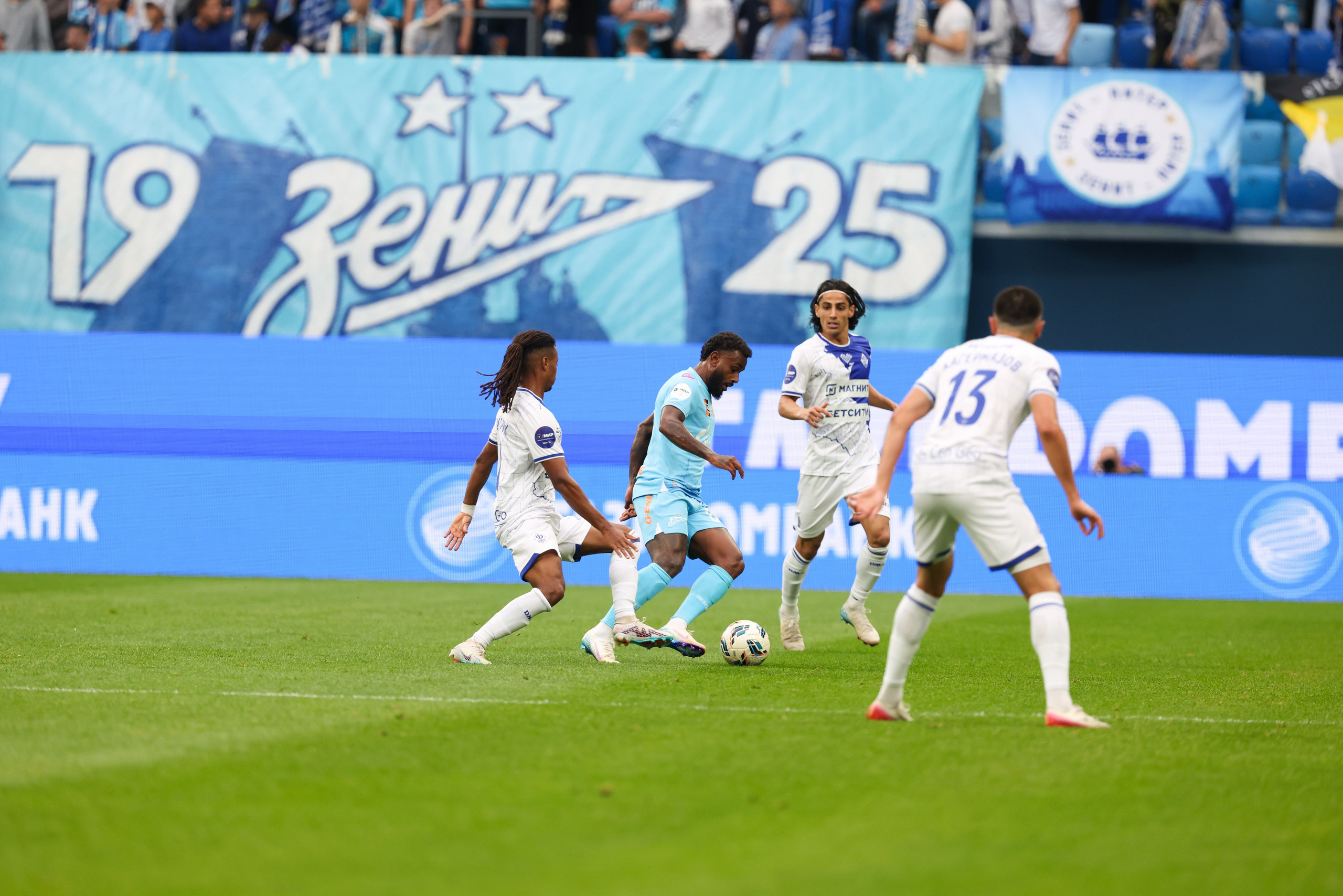 ФК «Зенит» — ФК «Динамо» Махачкала 23.08.2025. Спортивный и репортажный фотограф Антон Тереханов