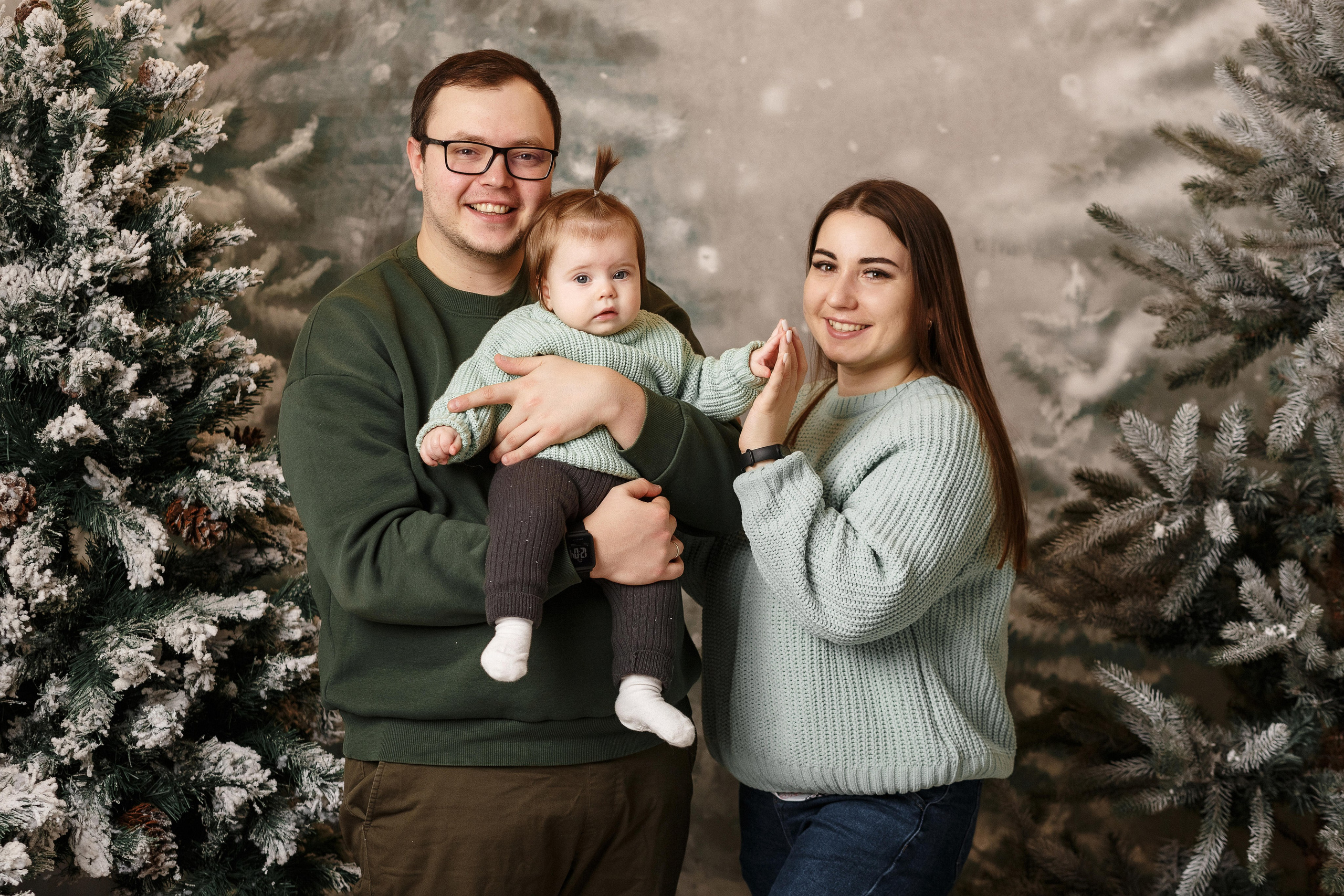 Семейная фотосессия в новогодней фотостудии 'Сова' Таганрога. Свадебный и семейный фотограф в Таганроге Бакарюк Антон