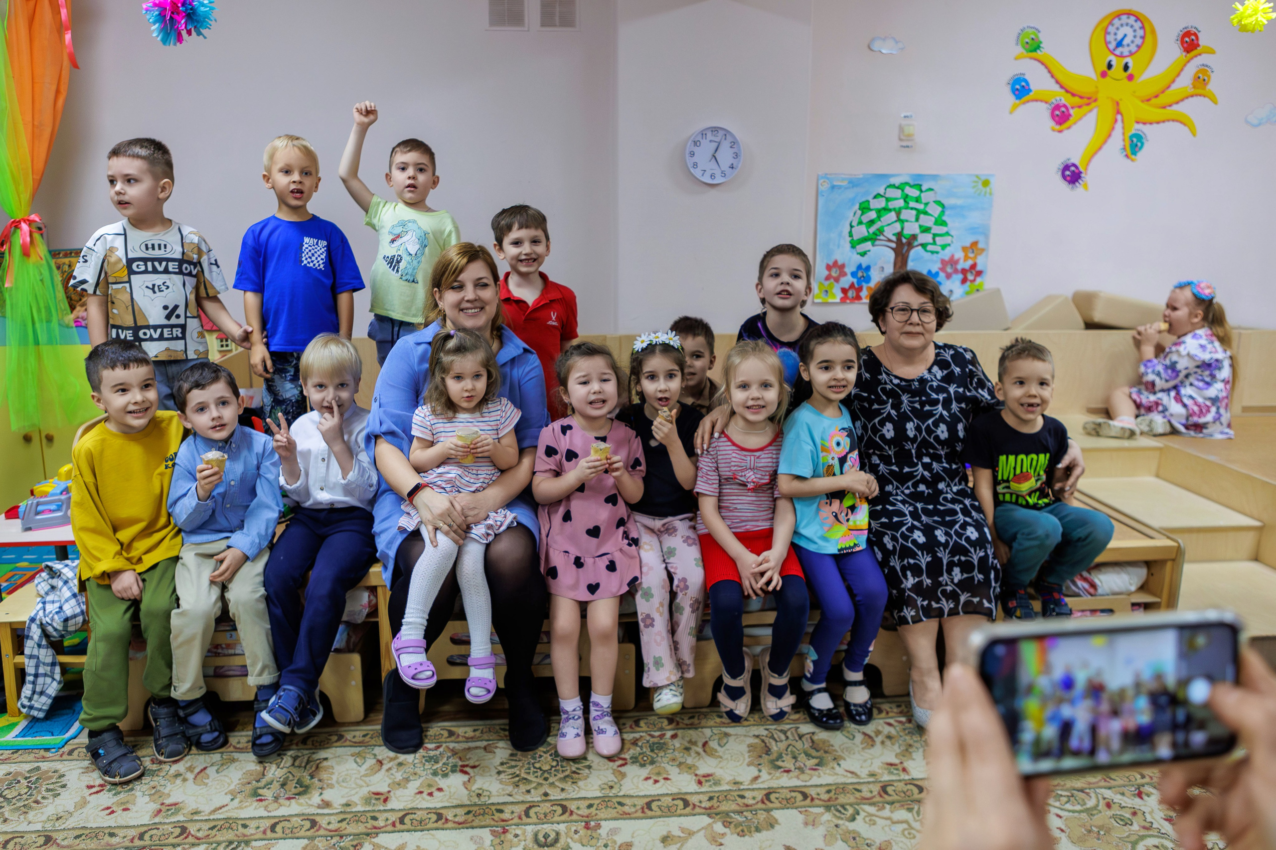 МК к 8 марта. Выпускные альбомы и школьный фотограф в Подольске, Троицке, Щербинке, Москве и Московской области