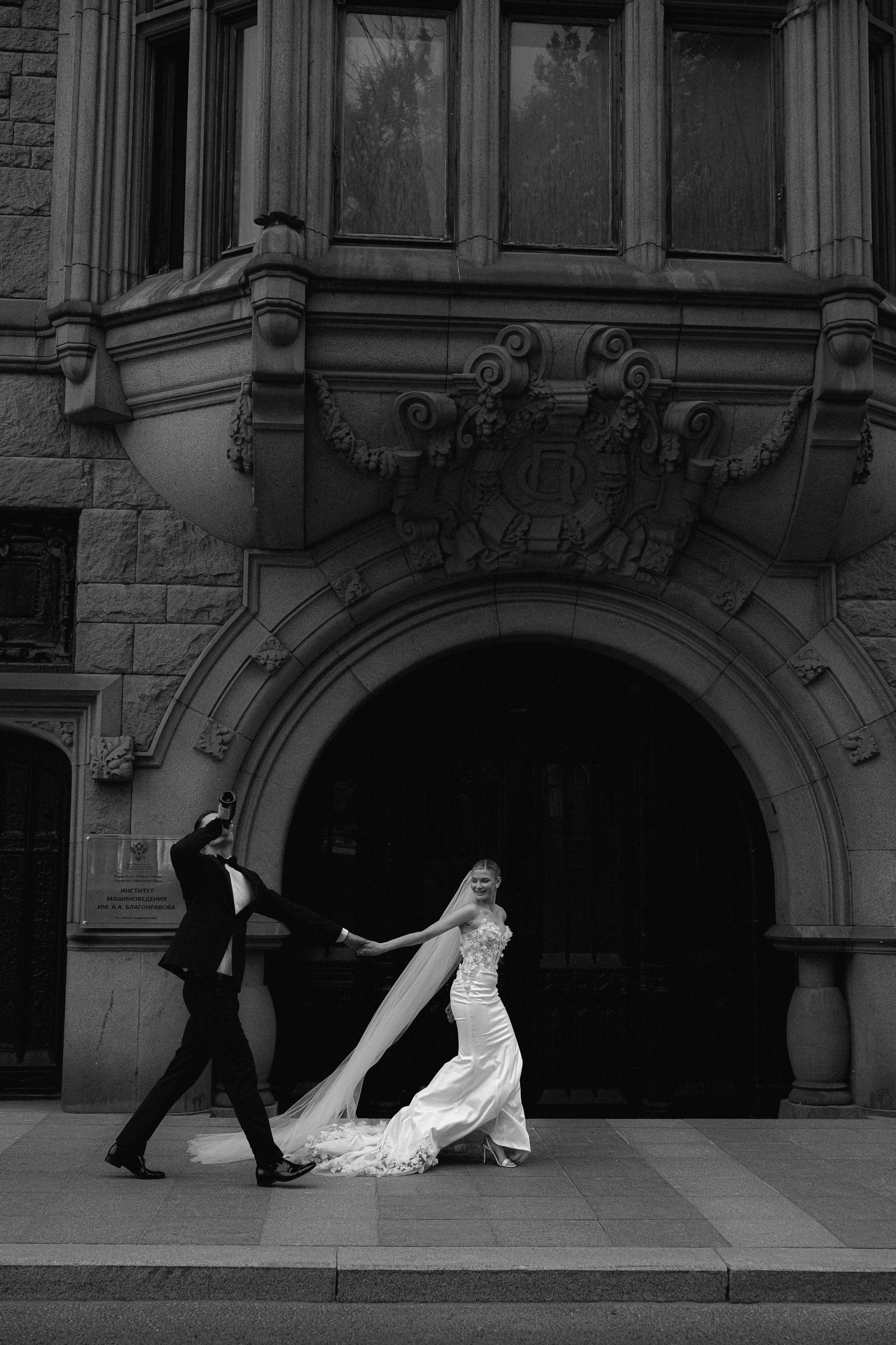 Love is all Around. Сентиментальная свадебная фотография