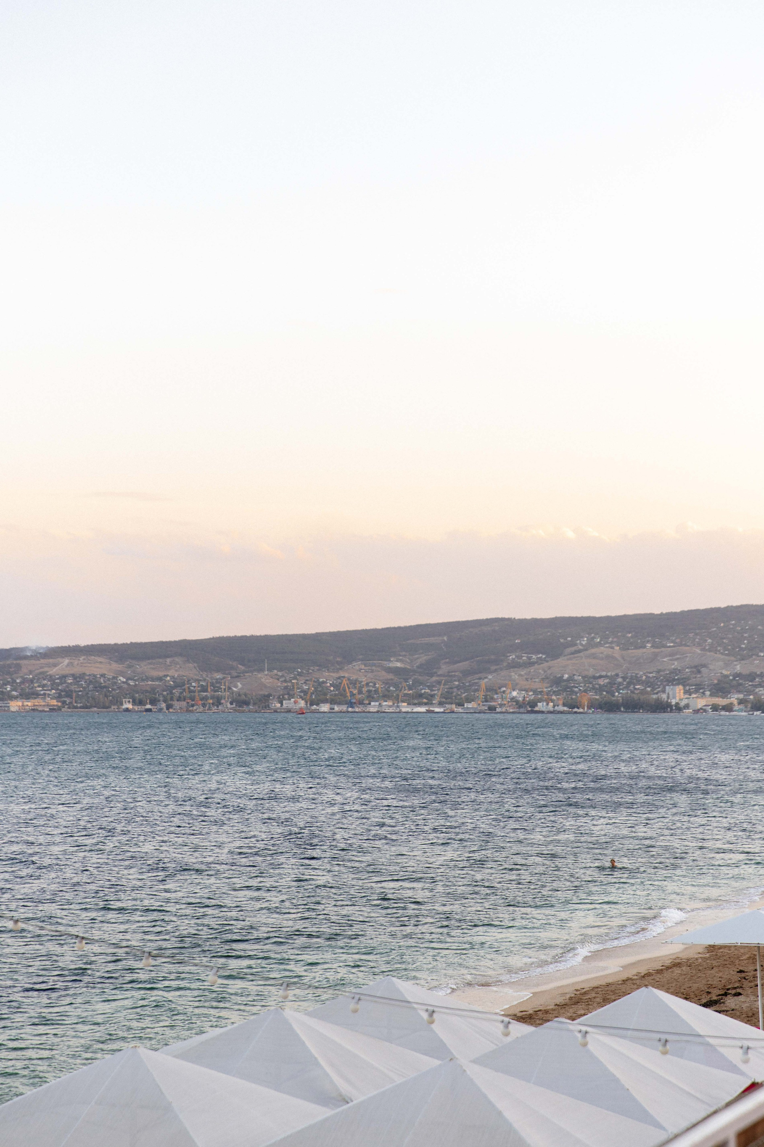 Свадебная фотосессия у моря в городе Феодосия. Свадебный фотограф и видеограф Краснодар, Ростов, Сочи, Новороссийск