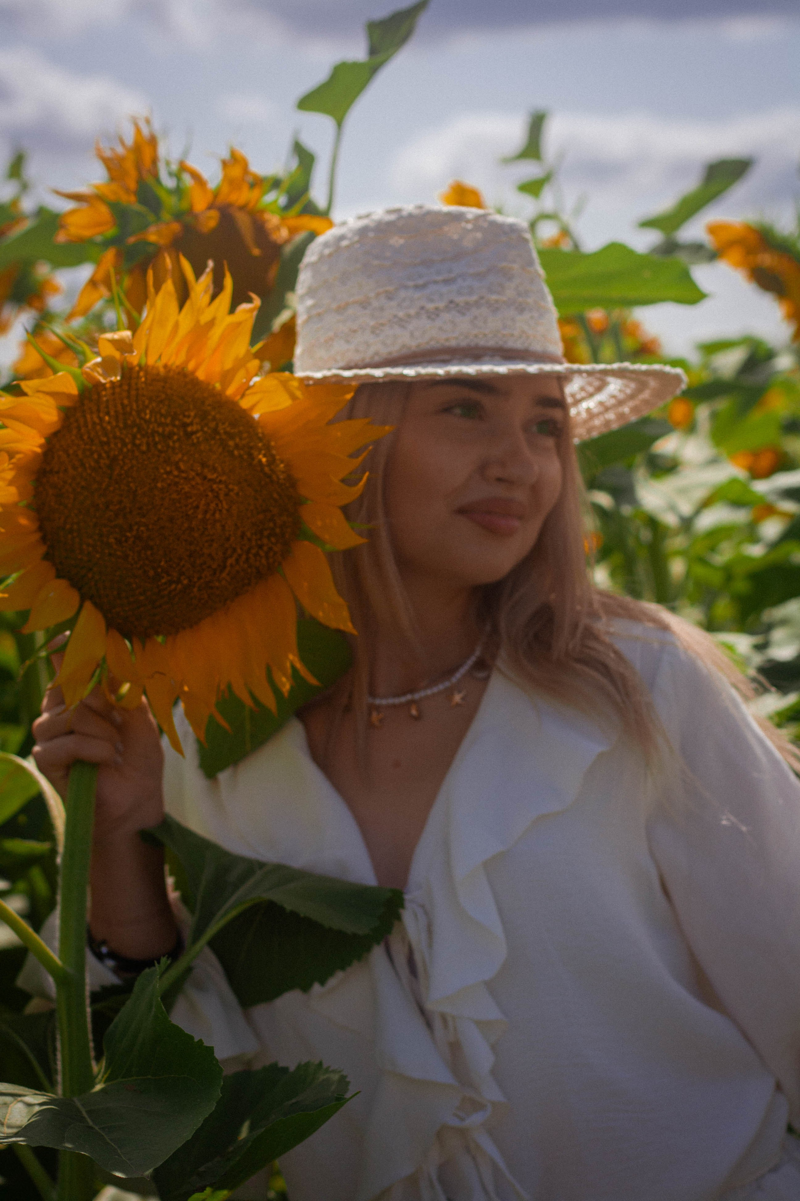 Настроение: уйти в поле с подсолнухами. Портретный фотограф в Саратове