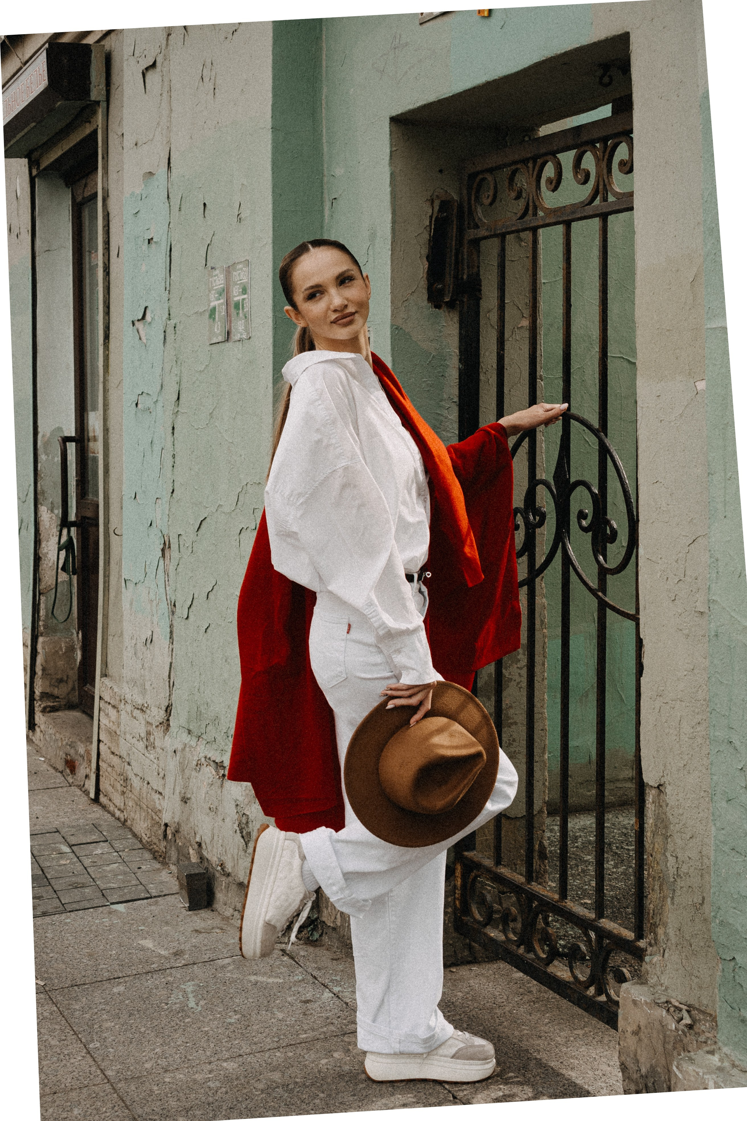 МЫ ГУЛЯЛИ ПРО КРЫШАМ ПИТЕРА. Профессиональный фотограф, Санкт-Петербург — Виктория Богомолова