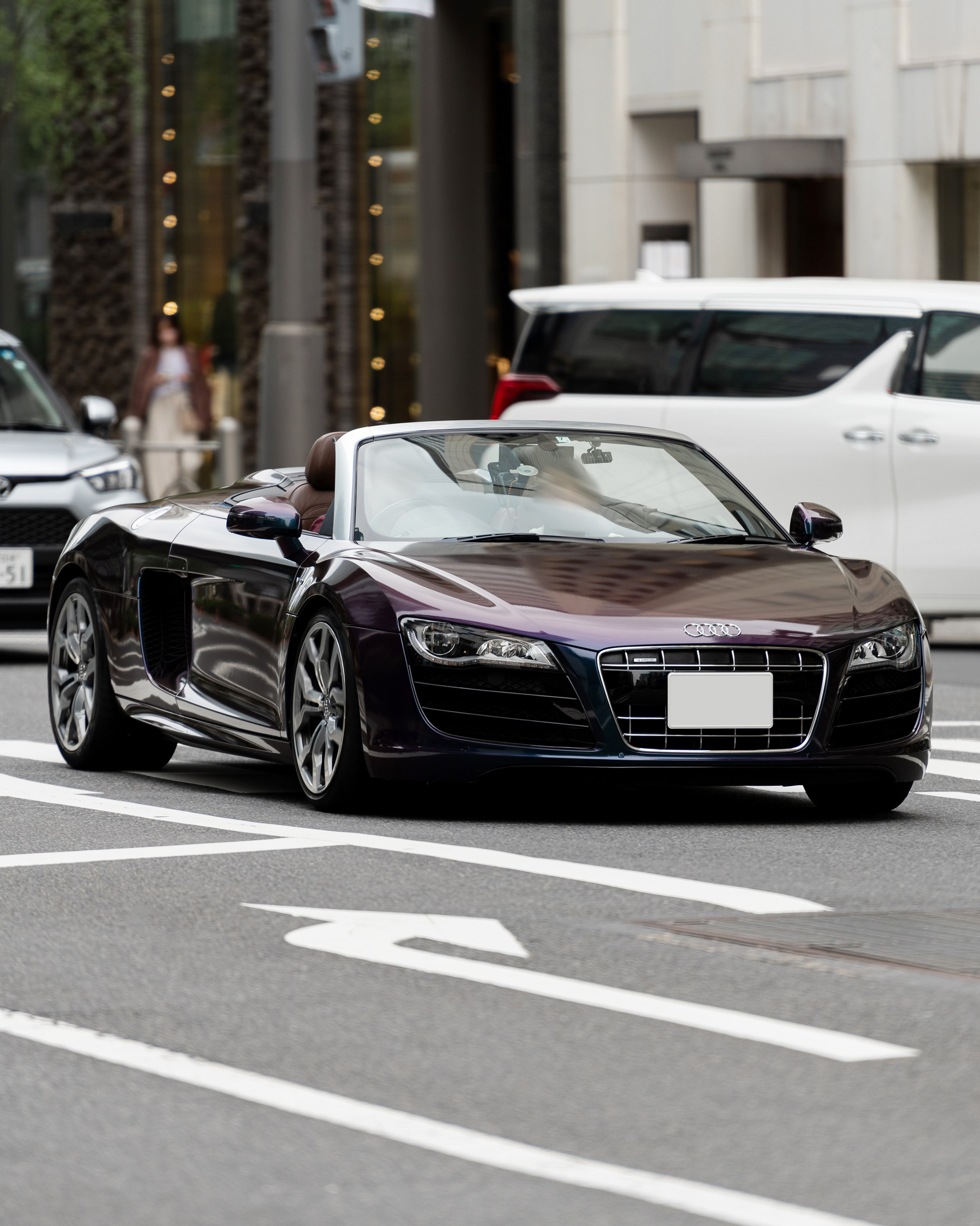 Cars in Tokyo. Photographer in Tokyo Anatolii Ozarto