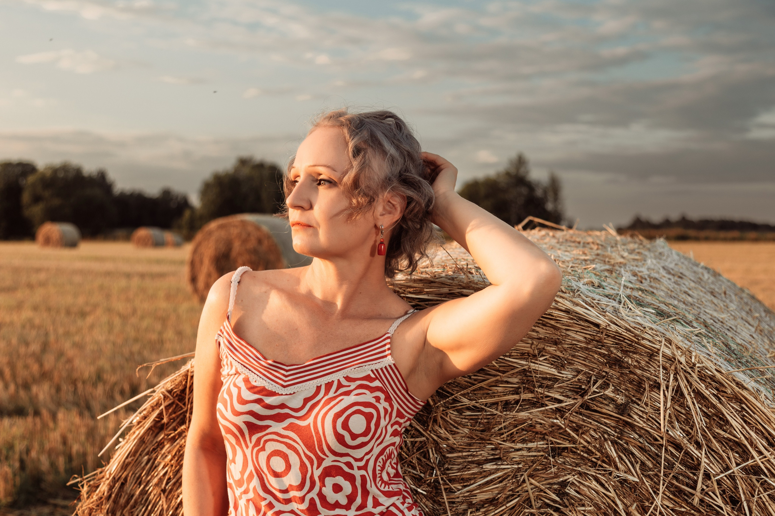 2025-08-03. Анжела на сене