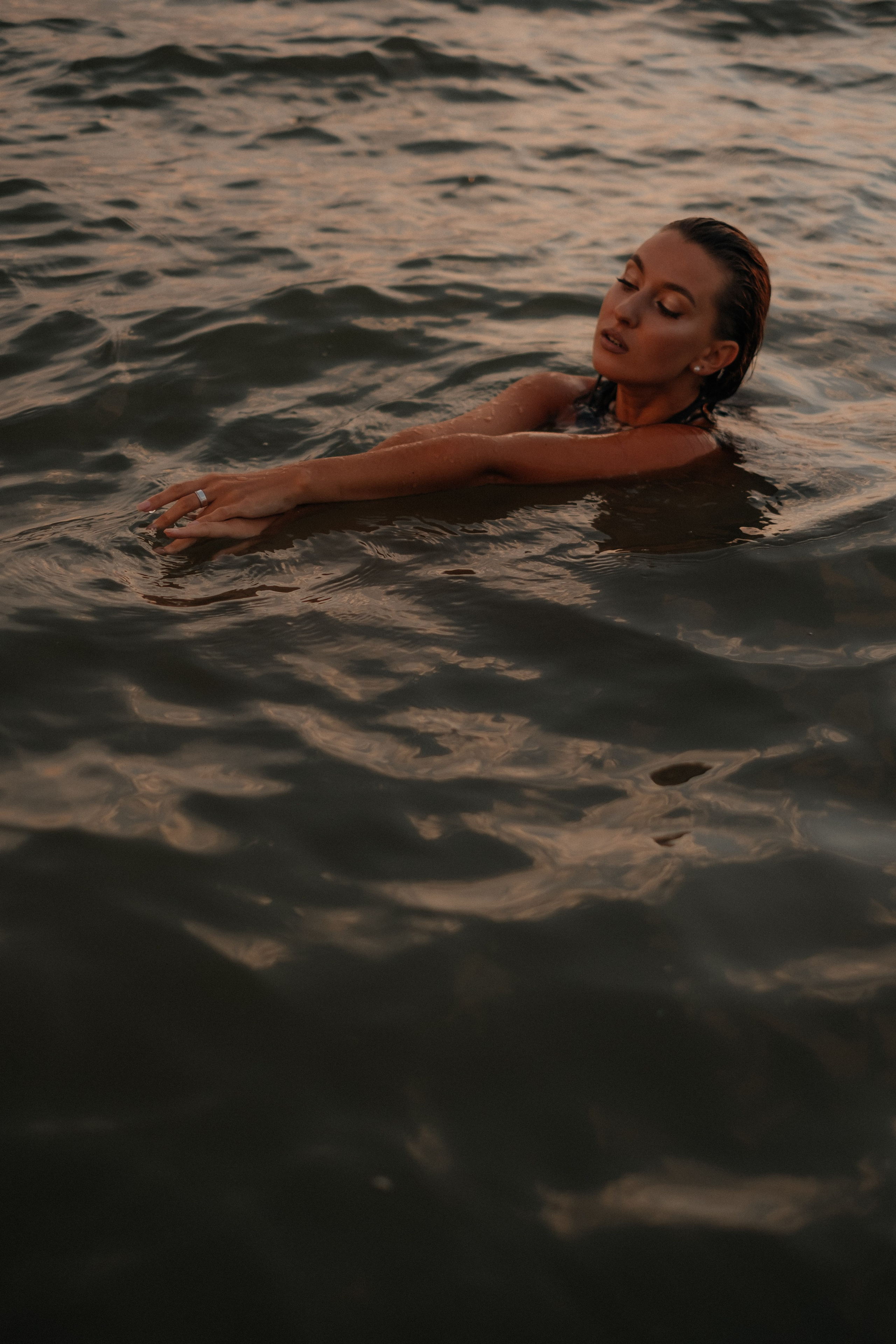 Рита на берегу. Фотограф в Новосибирске Диана Ильиных