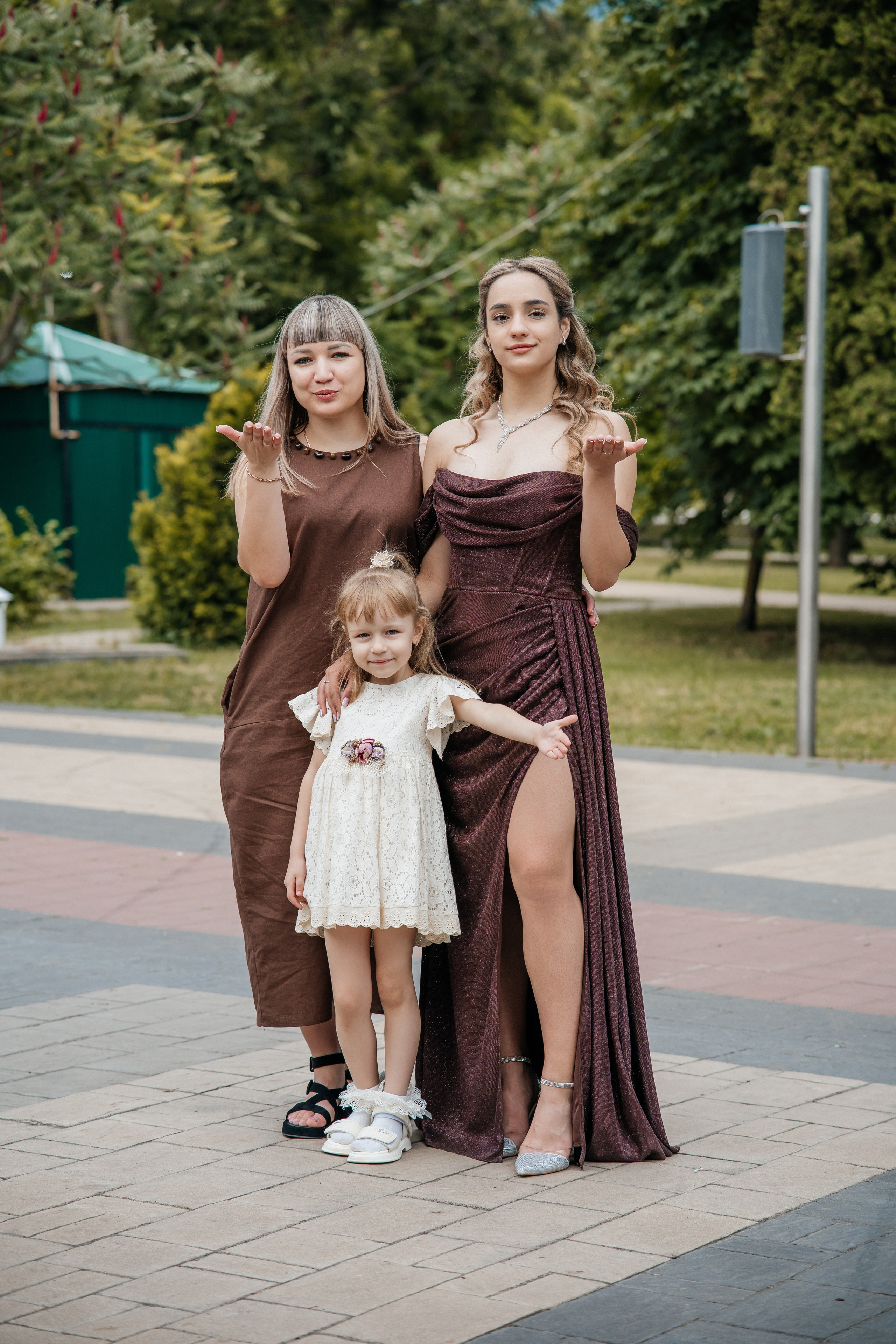 Медалисты. Школьный фотограф в Валуйках. Фотосессии для выпускников и изготовление выпускных альбомов в городе Валуйки и в Белгородской области