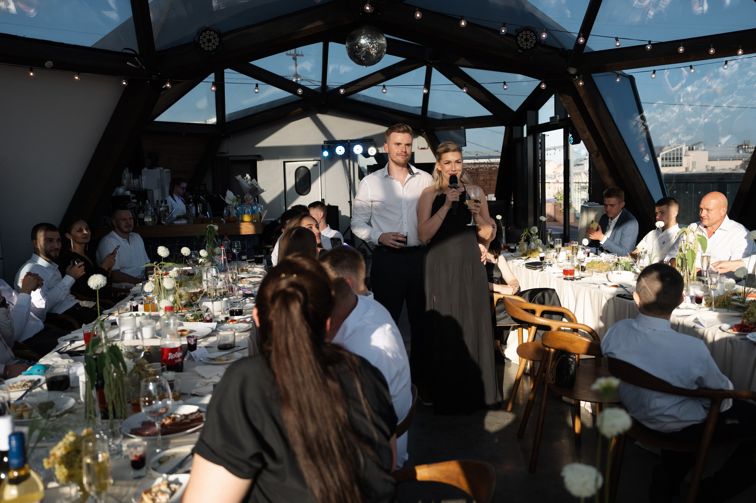 Виктория & Роман. Камерная городская свадьба в видовом ресторане в стиле современная классика. Свадебный фотограф организатор в Санкт-Петербурге Ассоль Опарина