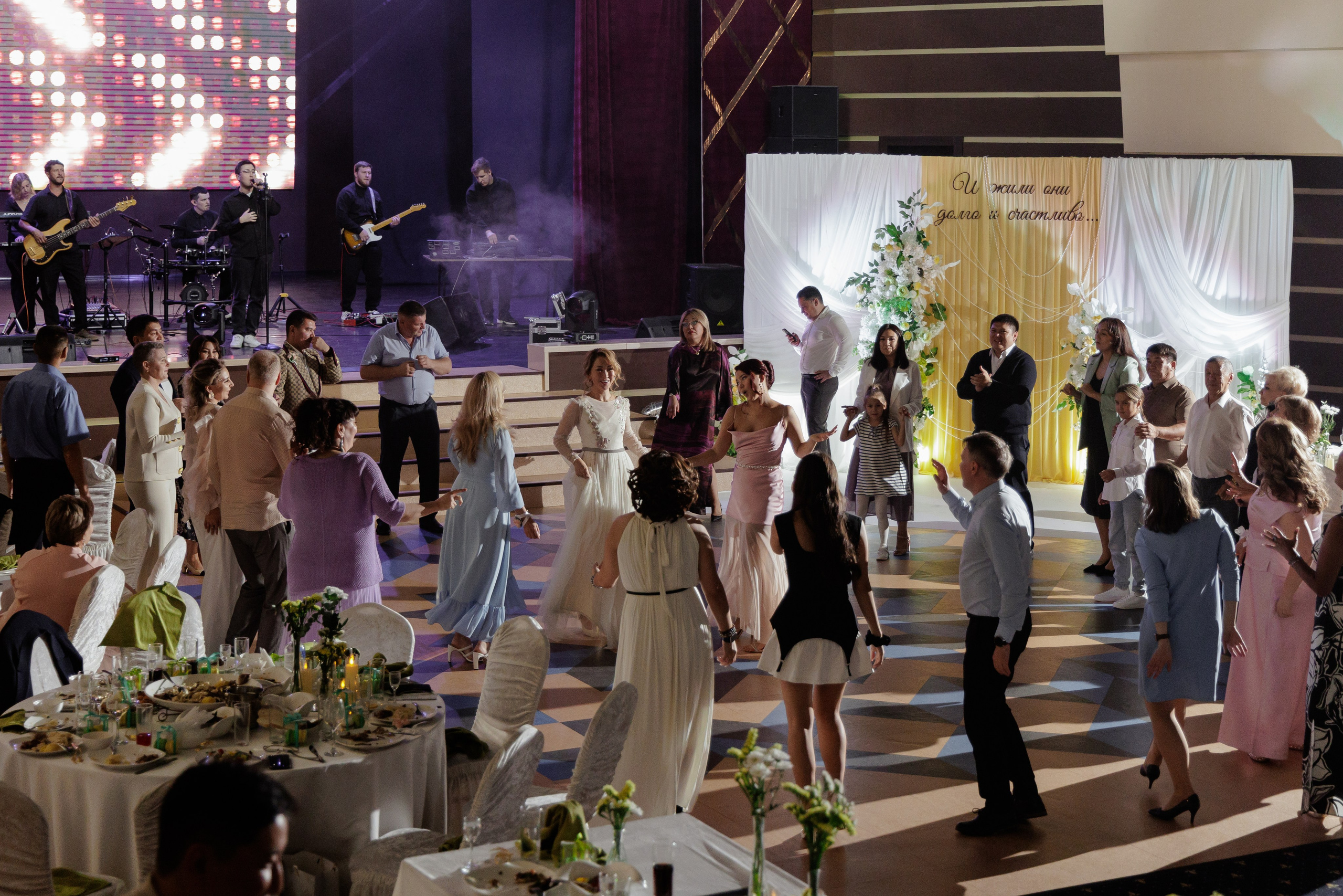 Годовщина св. Фотограф Костанай Кукуруза Анжела