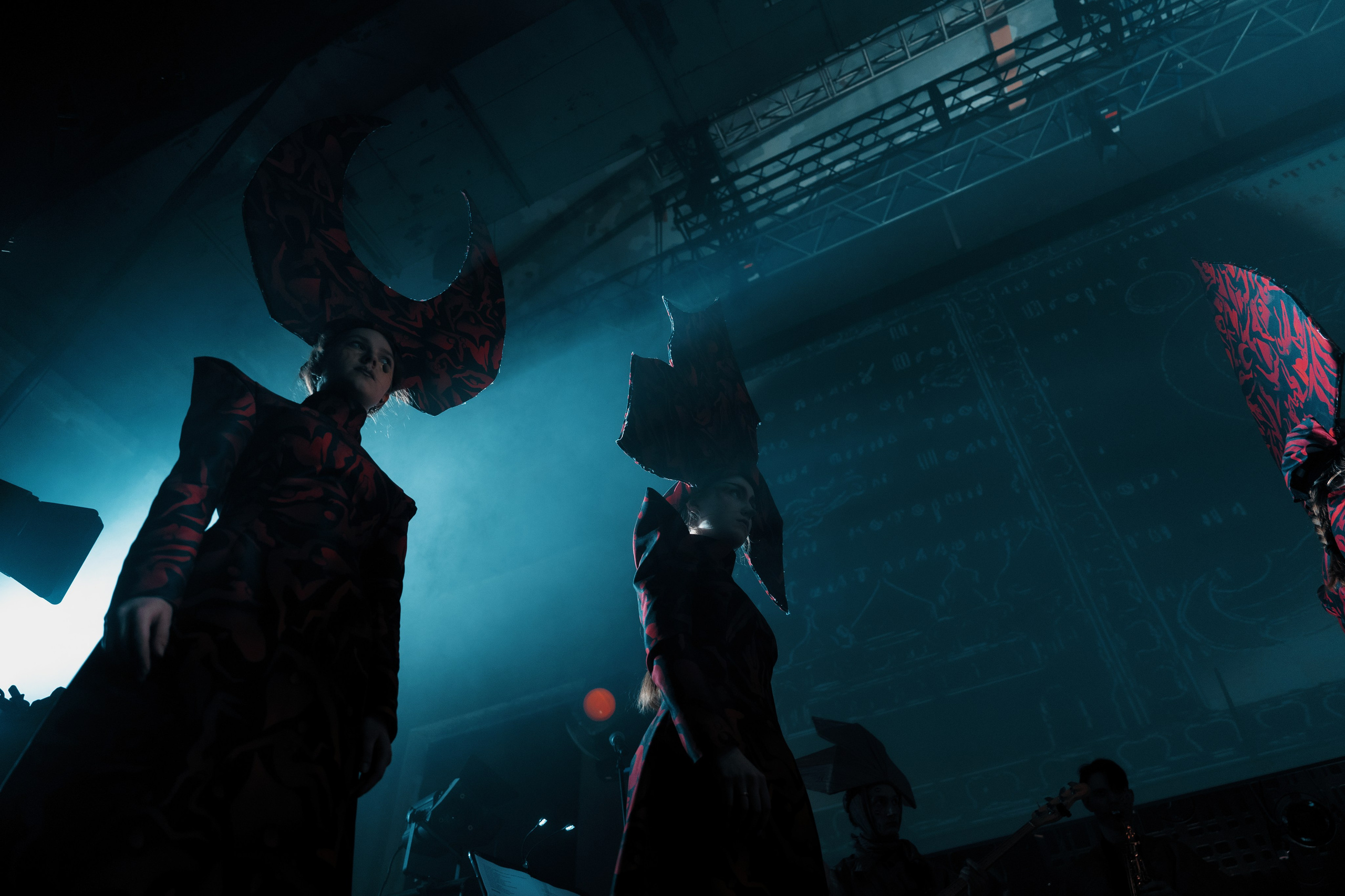 СЛОВО. Ансамбль «КОМОНЬ». @tomrus: Рустам Шагиморданов — фотограф