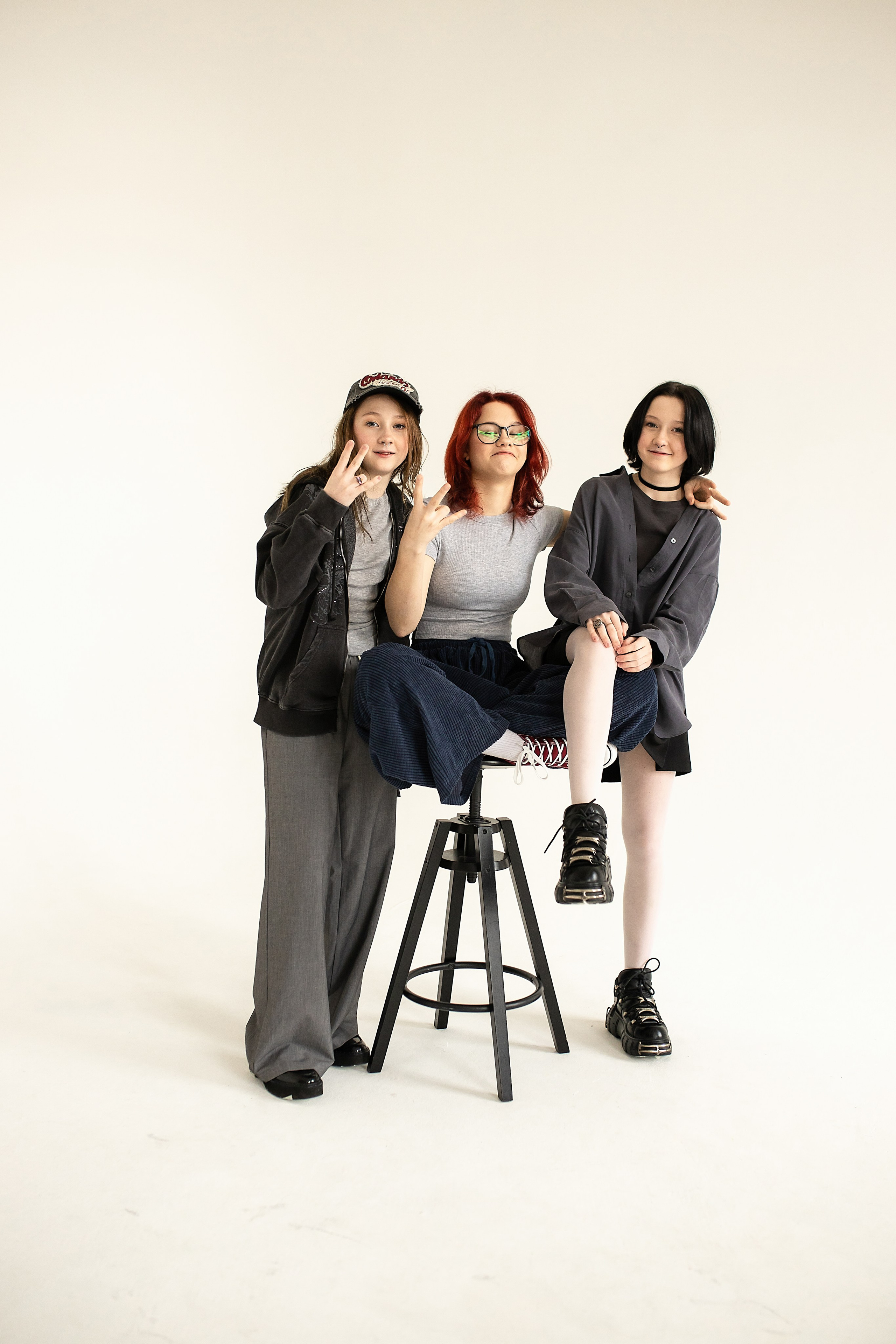 Семейная фотосессия на циклораме с естественным светом. Фотограф в Железнодорожном и Балашихе