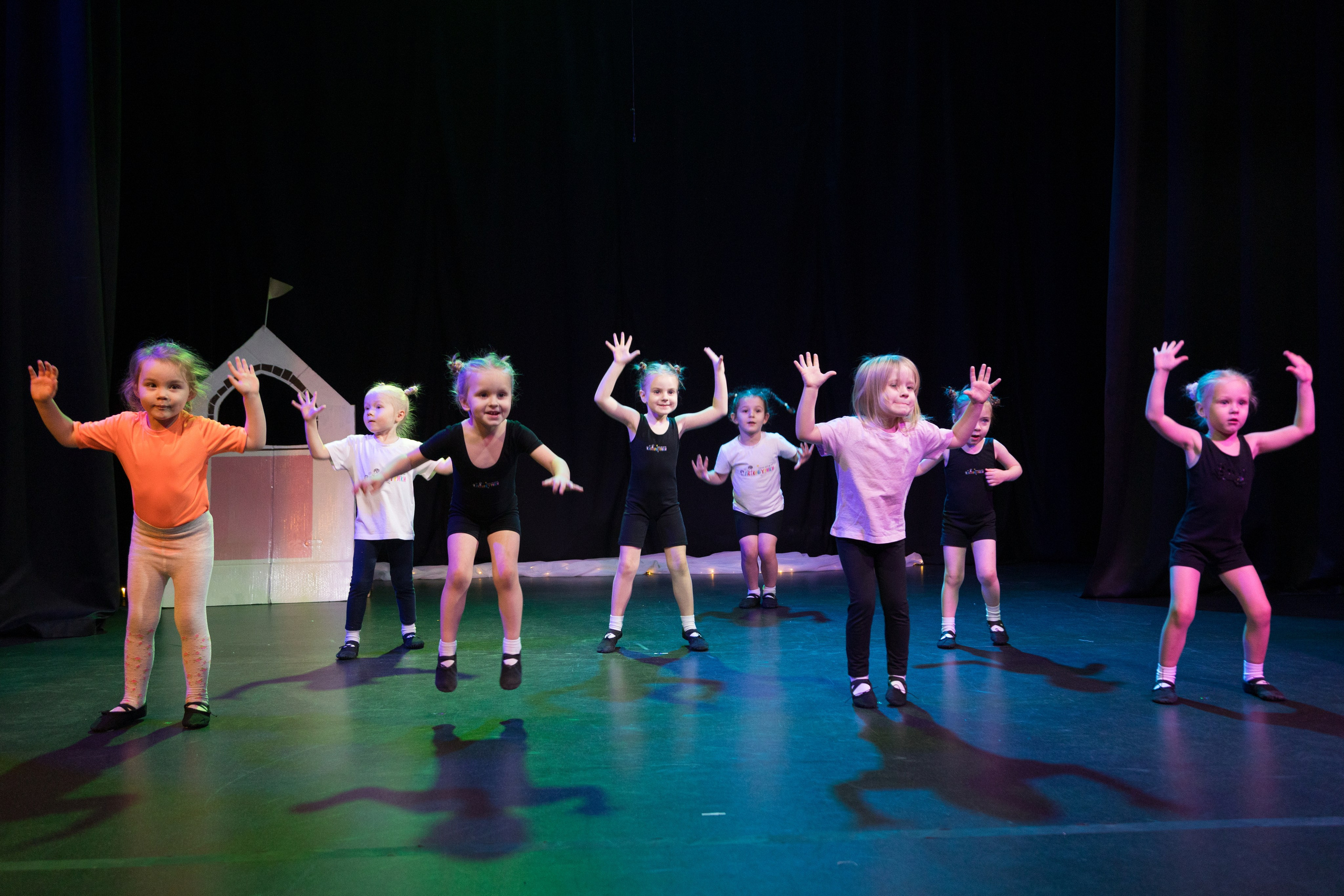 Отчетный танцевальный концерт детей 2-7 лет. Детский и контент фотограф Надя Волкова Санкт-Петербург