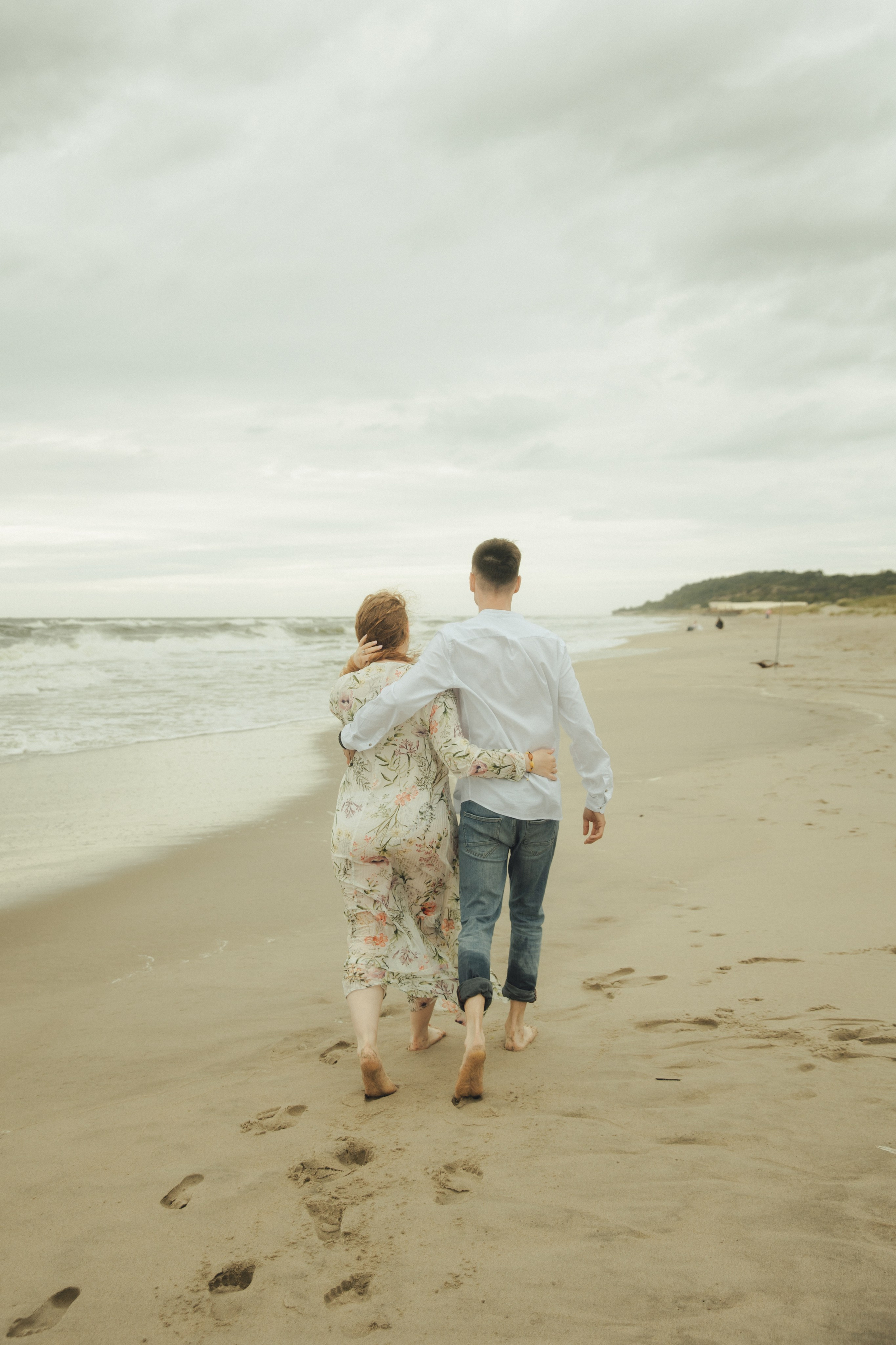 Семья в Янтарном / шторм. Фотограф Калининград Илья Миллер