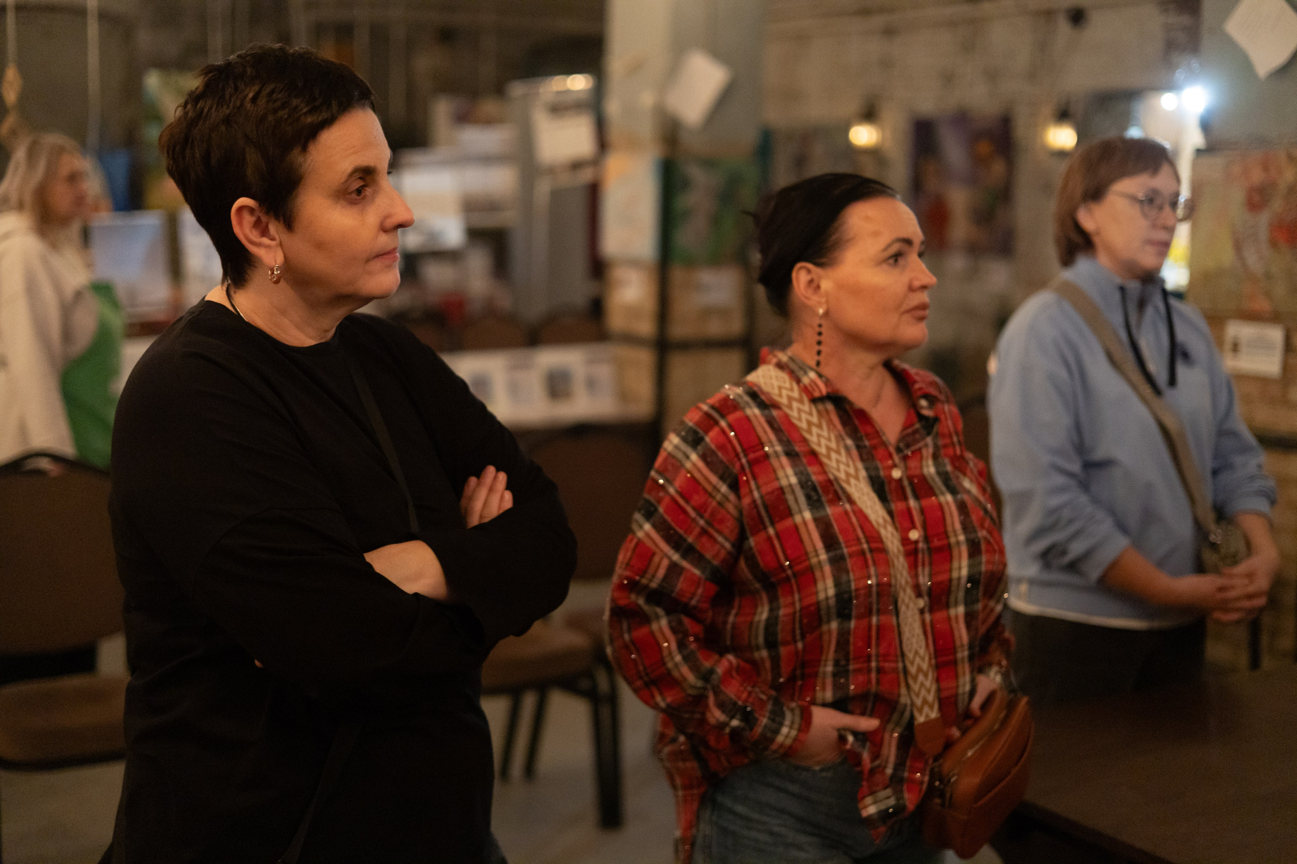 Выставка «АНГЕЛЫ МИРА». Фотограф Красноярск съемки лавстори, фотосессия в студии, портретная съемка, творческие фотосессии