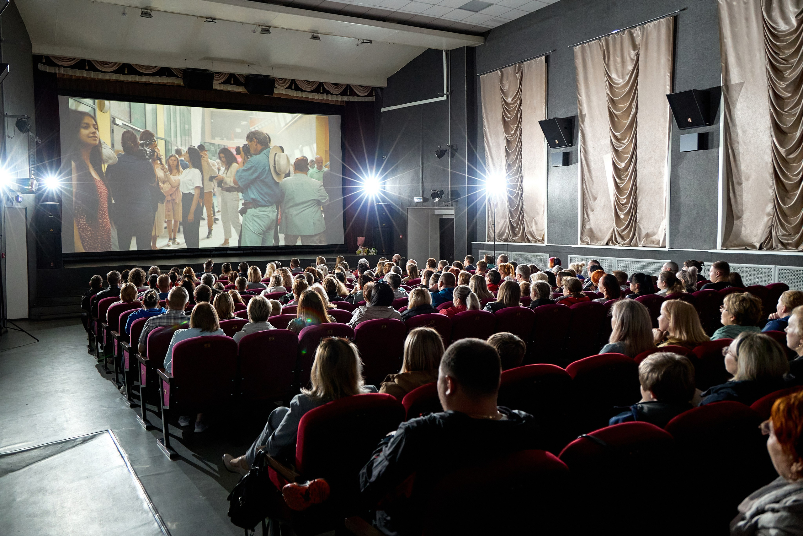 Кинопоказ, дима красилов, киностудия горького. Свадебный репортажный и фуд фотограф в Барнауле Гайфулин Виталий