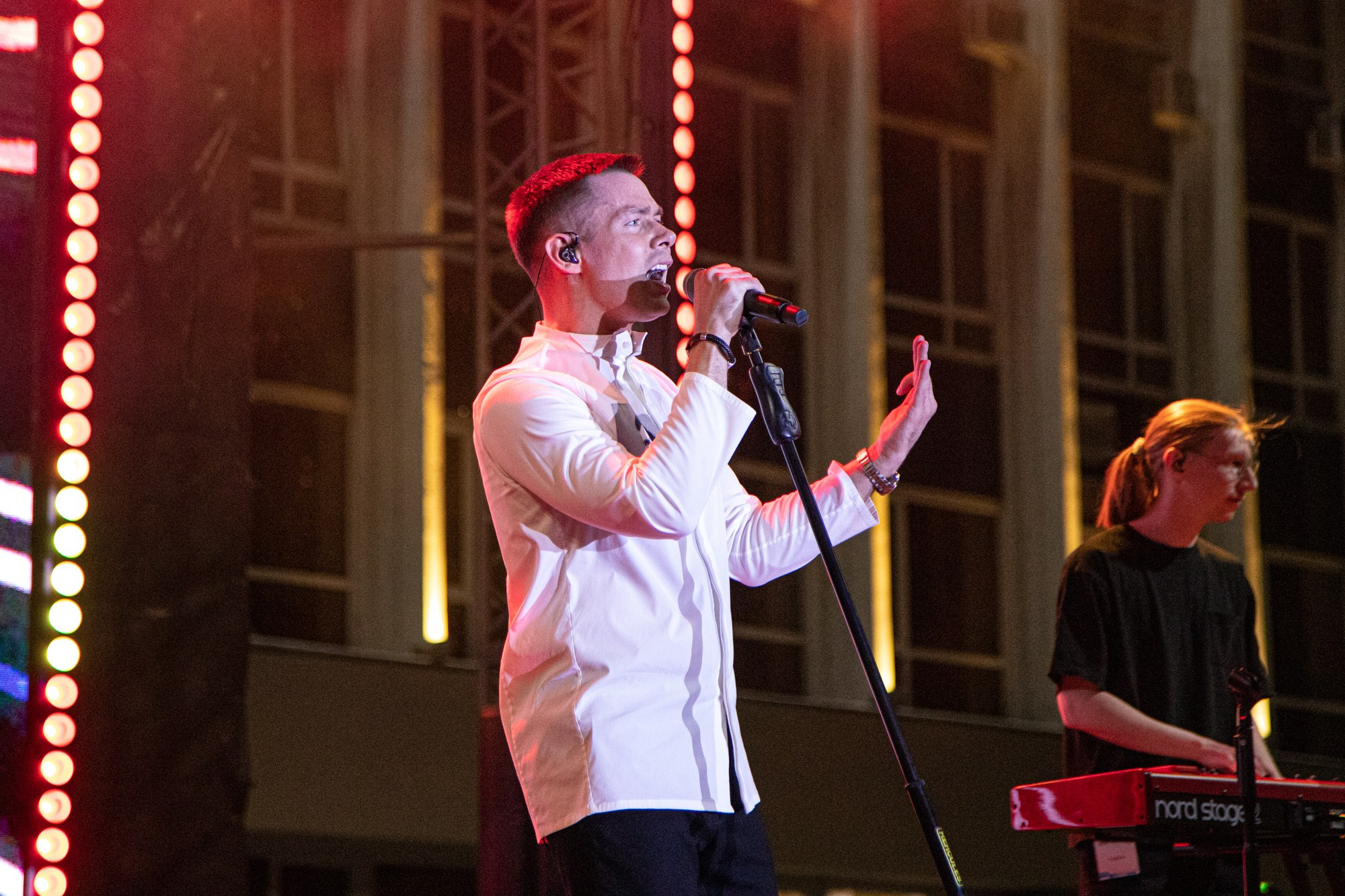 Стас Пьеха. Репортажный, промышленный и маркетплейс-фотограф Дмитрий Чернат